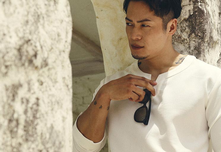 1PIU1UGUALE3 RELAX(ウノピゥウノウグァーレトレ リラックス)飯田将成着用