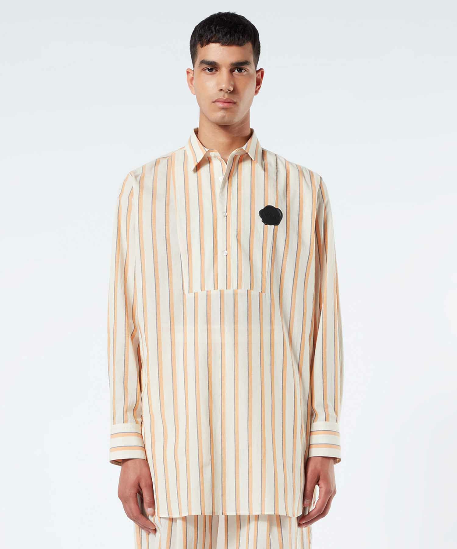 ヴィクター＆ロルフ VIKTOR＆ROLF フリルブラウス シャツ 楽天市場】VIKTOR＆ROLF(ヴィクター＆ロルフ) フリルシャツ