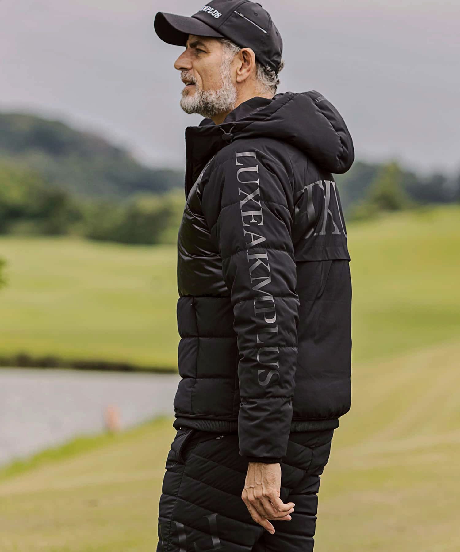 LUXEAKMPLUS ブラックダウンジャケット　ゴルフウェア　防寒　Mサイズ リュクスエイケイエムプラス メンズ ブルゾン LUXEAKMPLUS ブランド