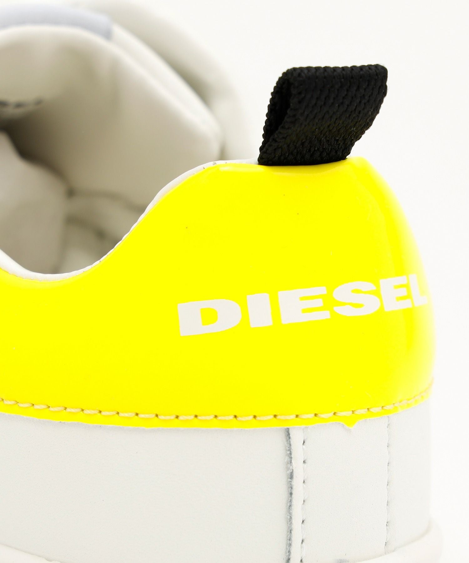ディーゼル の可愛いスニーカーです DIESEL(ディーゼル)Kids & Junior ポイントカラースニーカー | SHIFFON