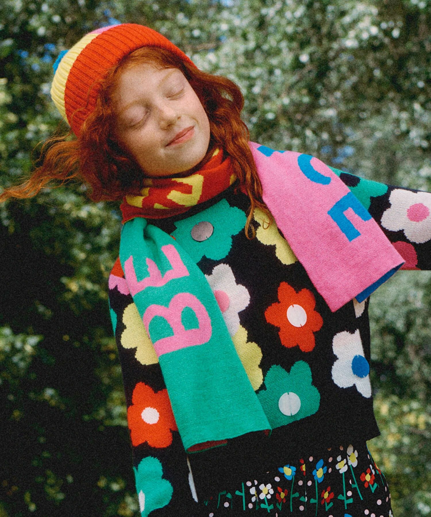 新品タグ付き　Stella McCartney グレー ニット帽　ビーニー Stella McCartney グレー ニット帽 耳あて付き - メルカリ