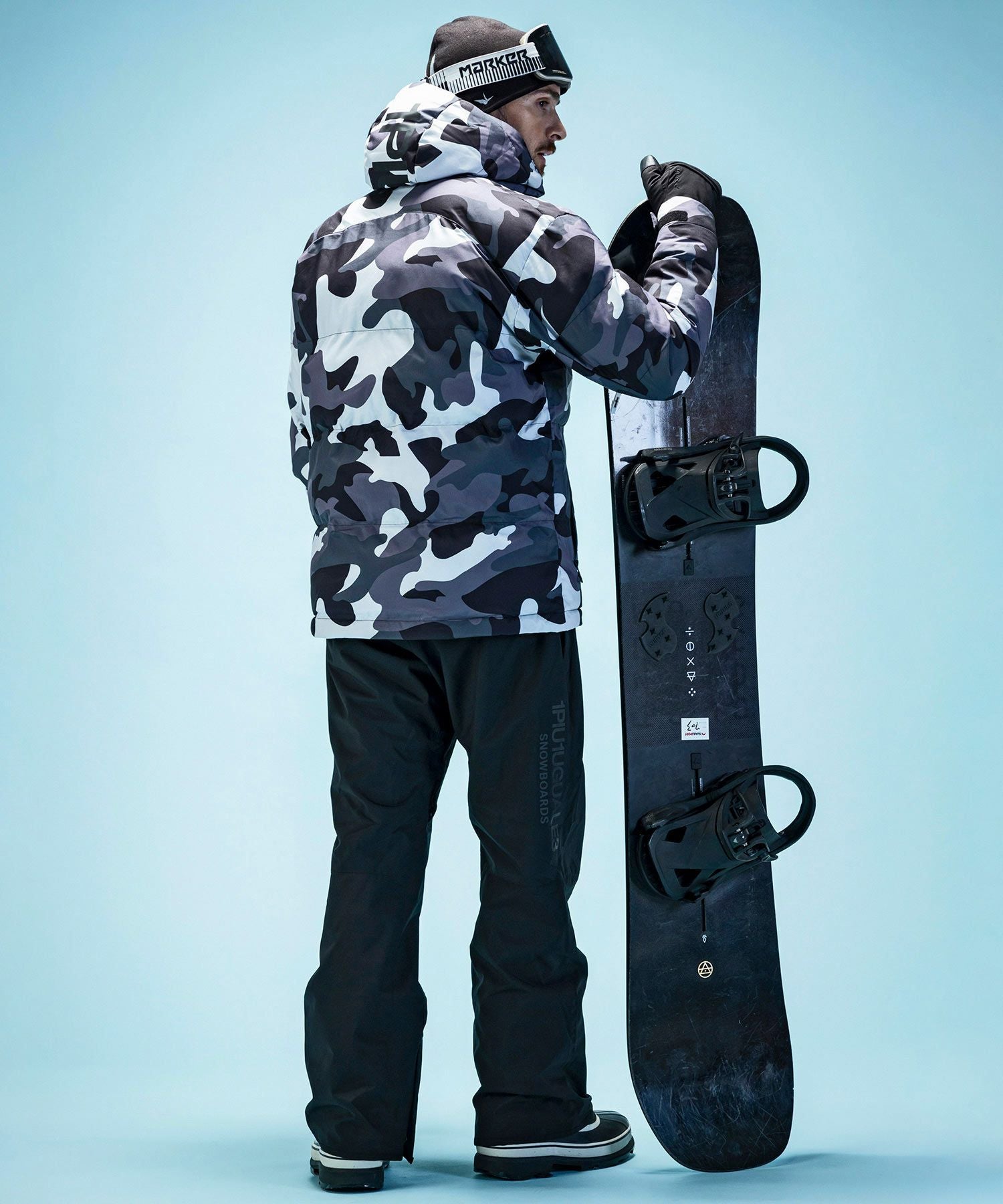 スノボー　1度のみ使用　2022 購入　美品 1PIU1UGUALE3 SNOWBOARDS(ウノ ピゥ ウノ ウグァーレ トレ