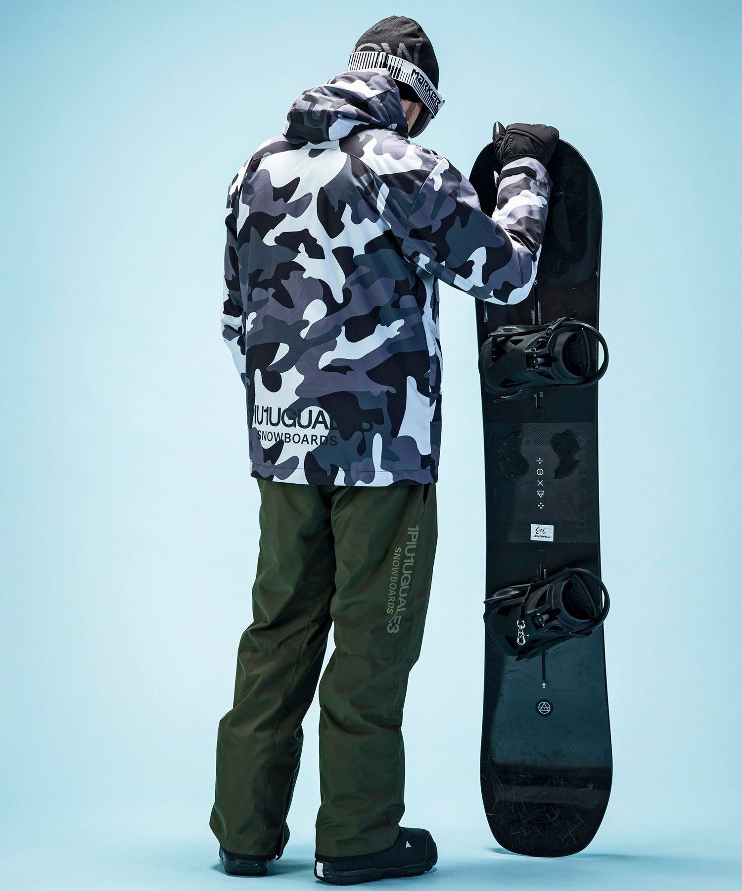 スノボー　板　スノボーシューズ　ウェアー 1PIU1UGUALE3 SNOWBOARDS(ウノ ピゥ ウノ ウグァーレ トレ