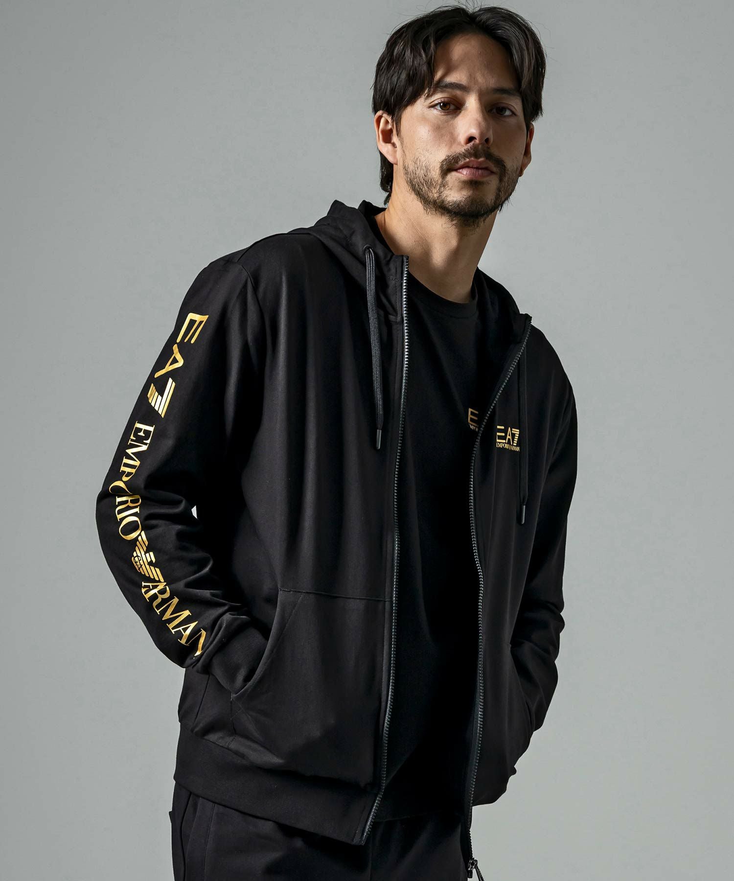 美品 EA7 アルマーニ ゴールドロゴ ジップアップ ブルゾン ジャージ EMPORIO ARMANI (エンポリオアルマーニ) ゴールドロゴ ジップパーカー