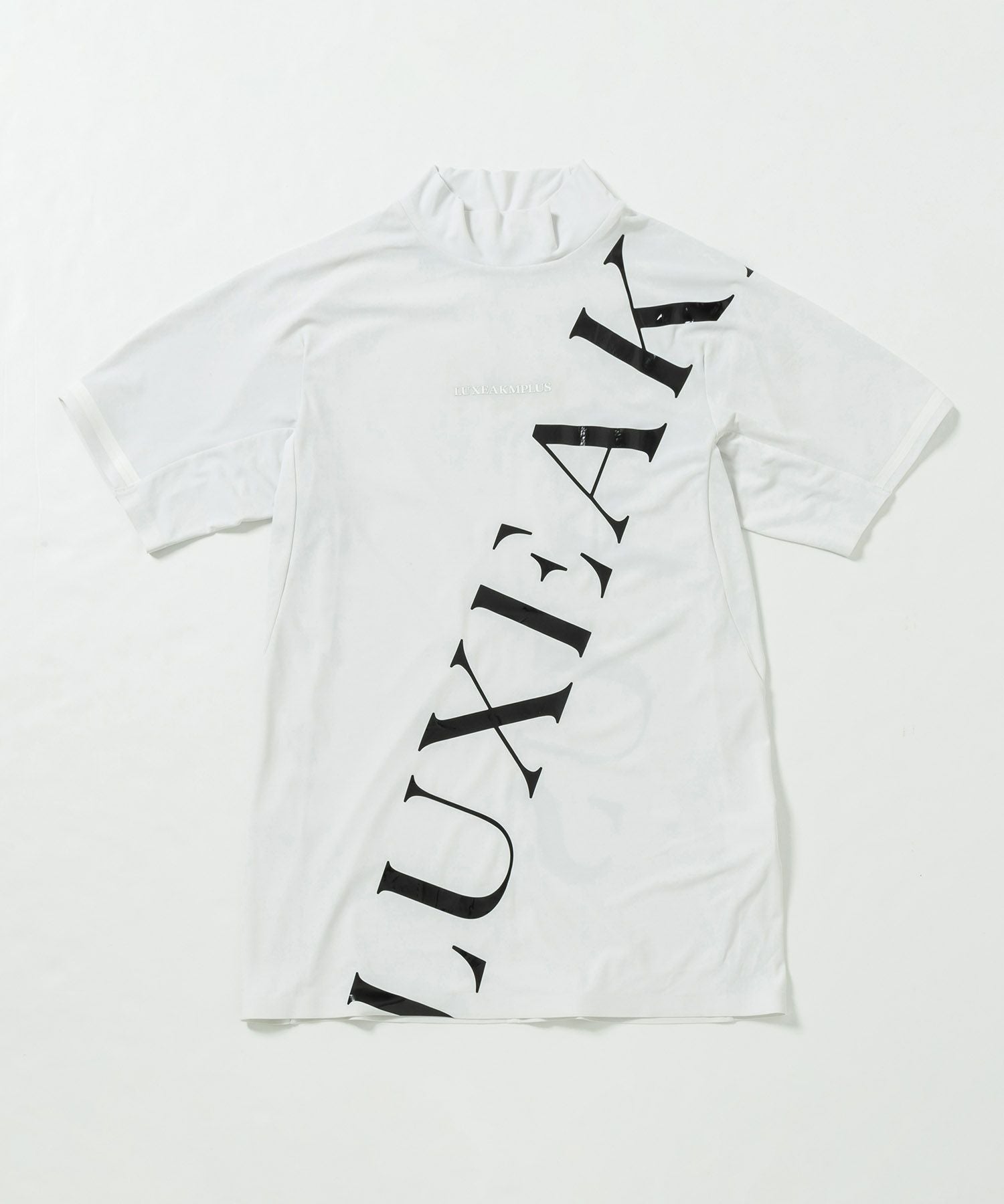 LUXEAKMPLUS(リュクスエイケイエムプラス)ゴルフ ロゴデザイン半袖