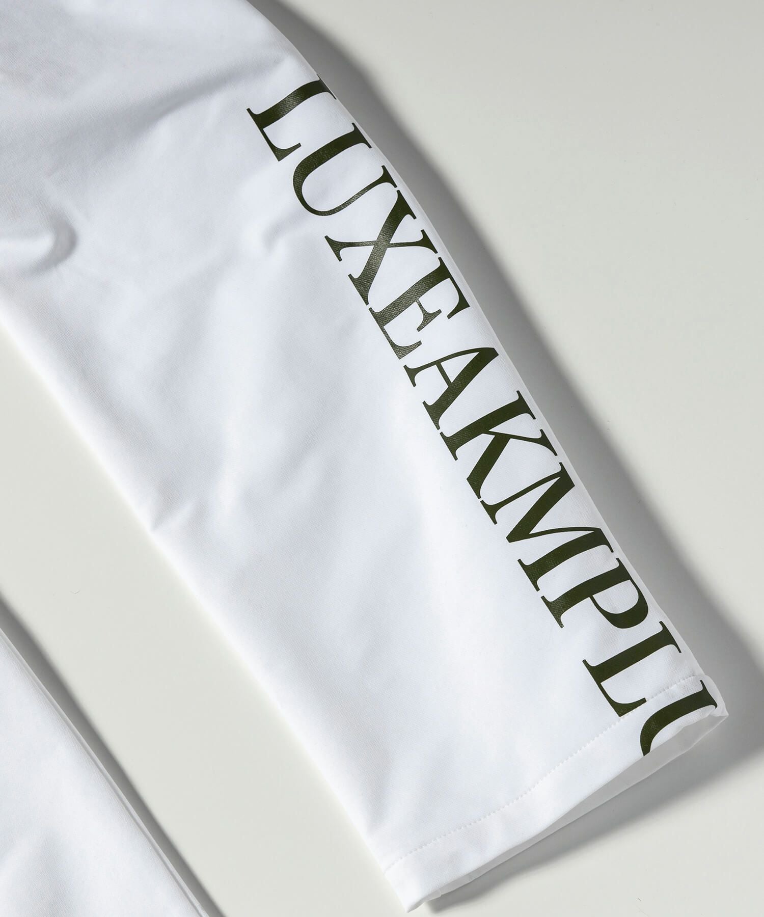 LUXEAKMPLUS(リュクスエイケイエムプラス)ゴルフ 防風ヘムロゴ