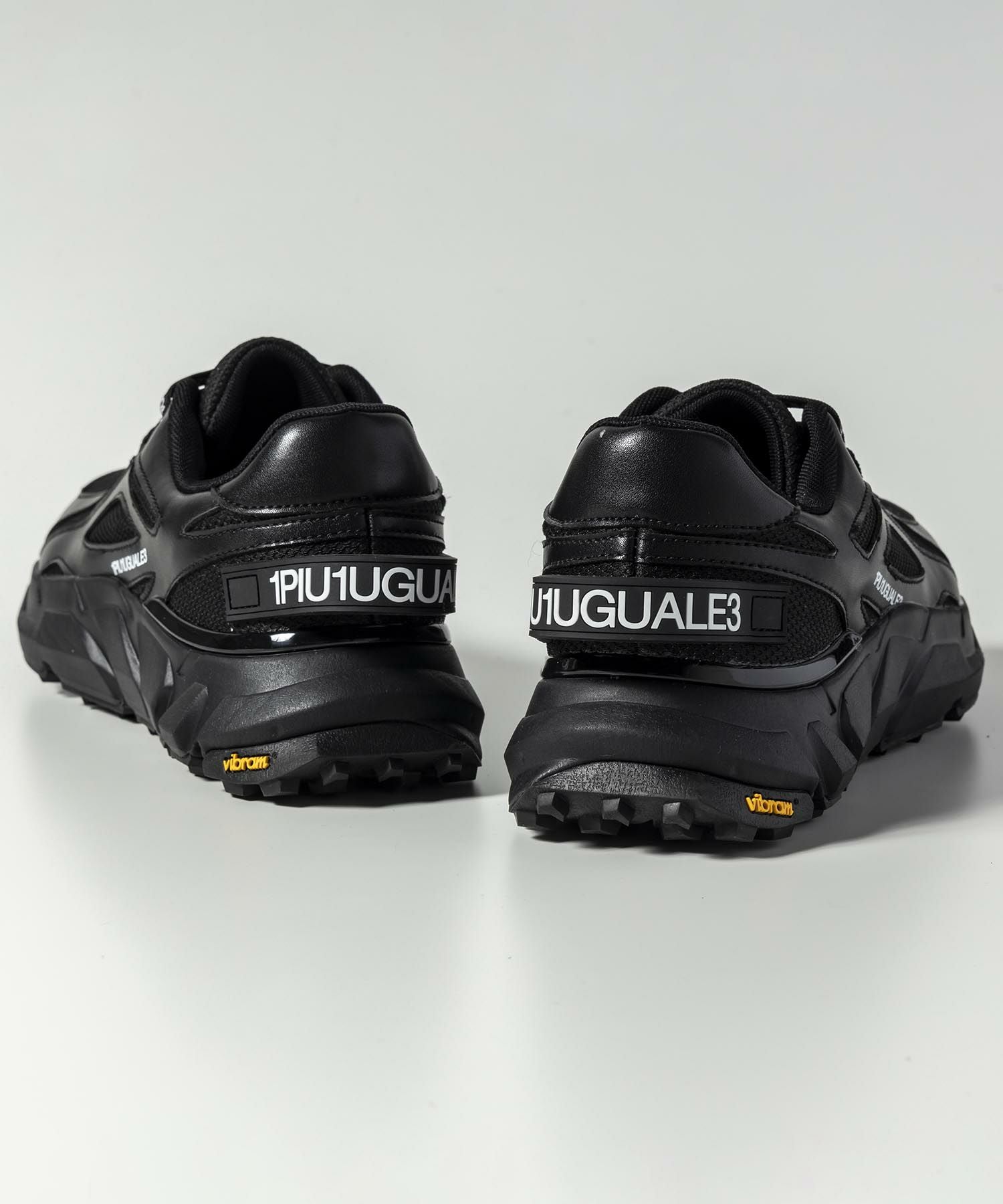 1PIU1UGUALE3 RELAX(ウノピゥウノウグァーレトレ リラックス)Vibram