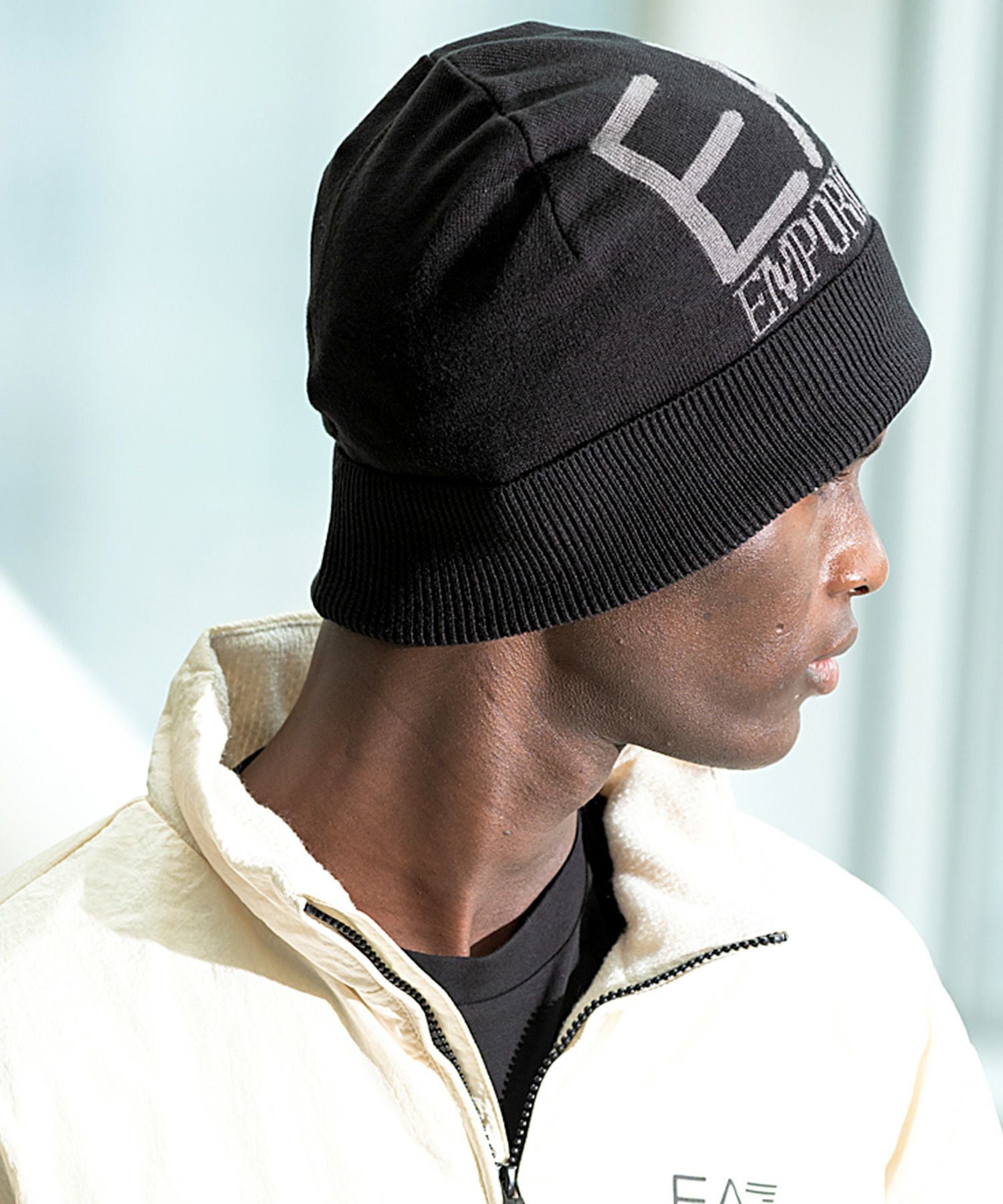 Emporio Armani ホワイト ニット帽 L EMPORIO ARMANI EA7(イーエーセブン)ロゴビーニー/ニット帽/ニット
