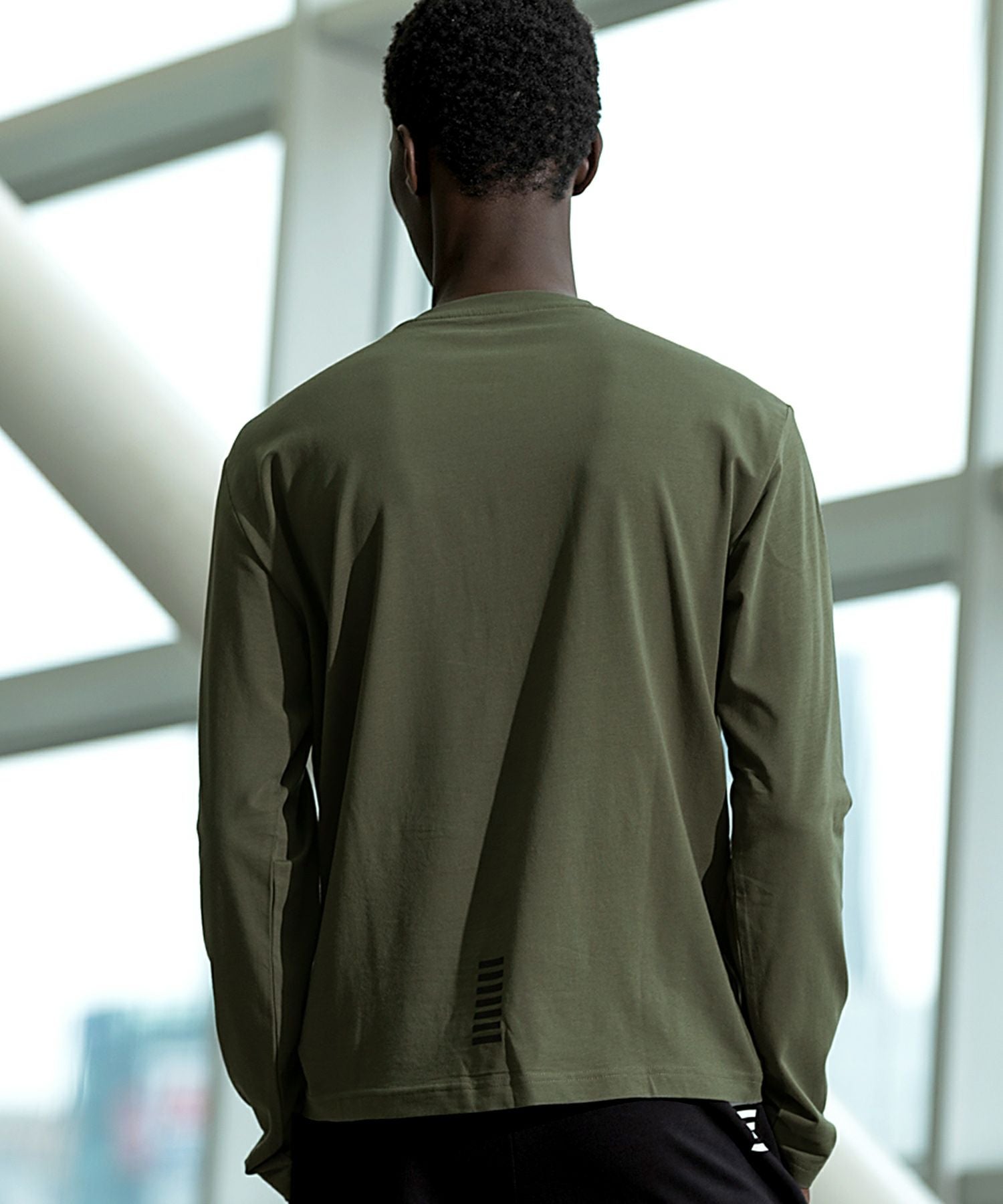 EMPORIO ARMANI EA7(イーエーセブン)ロングTシャツ/長袖/ロゴ/クルー 
