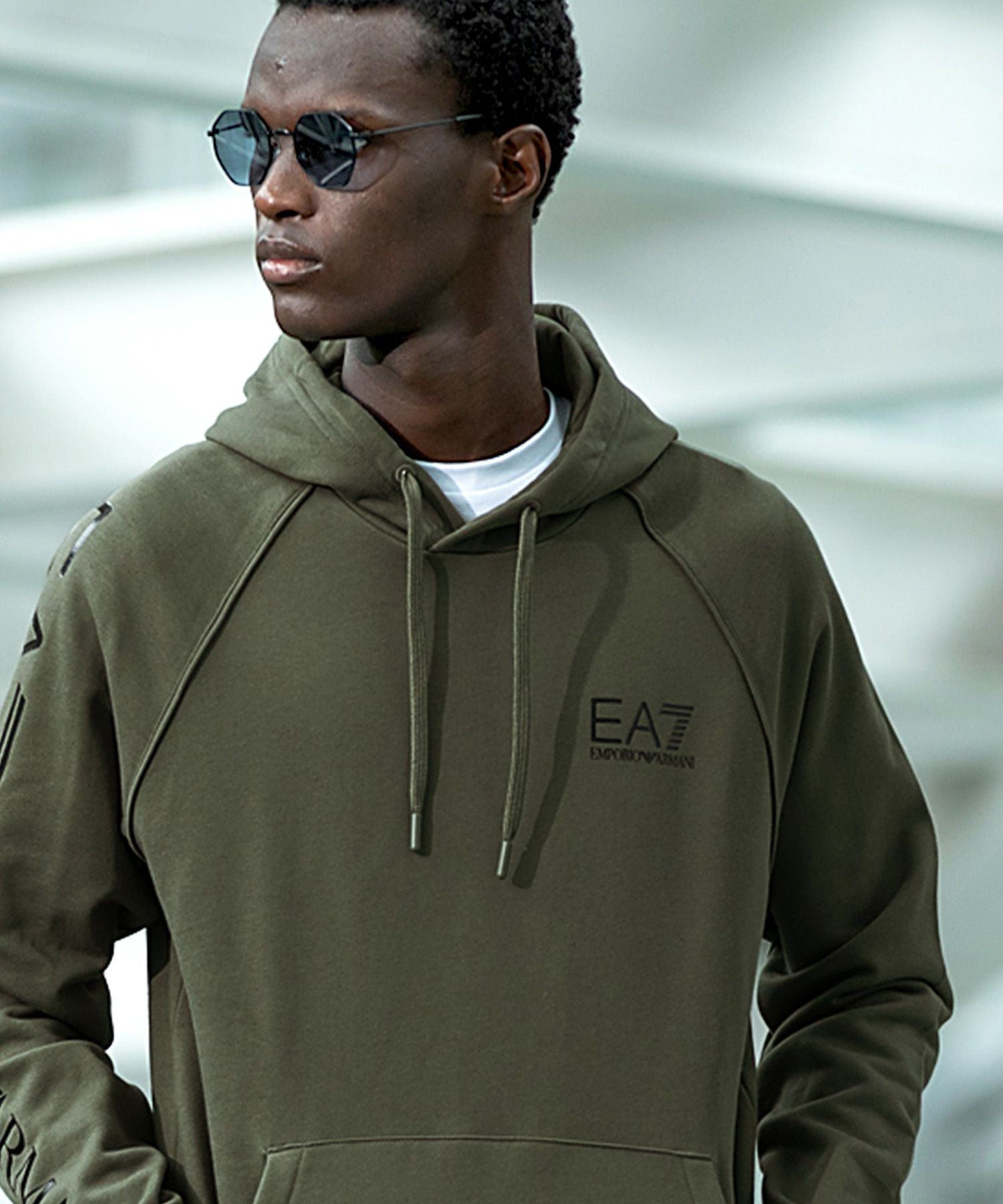 EMPORIO ARMANI EA7 スウェット パーカー ネイビー L EMPORIO ARMANI EA7(イーエーセブン)TRAIN LOGO SERIES M HOODIE FZ
