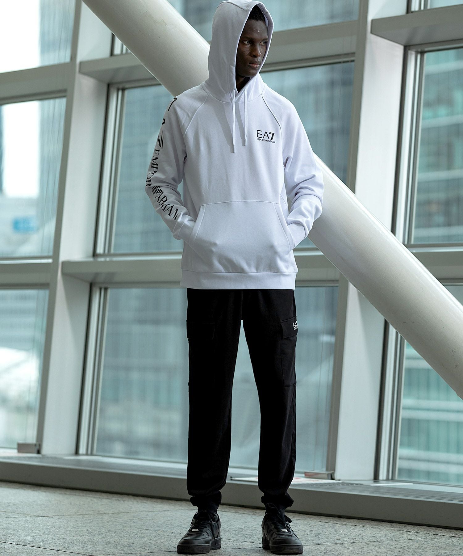 Emporio Armani ホワイト パーカー EA7 EMPORIO ARMANI エアセッテ エンポリオアルマーニ パーカー 8NPM33