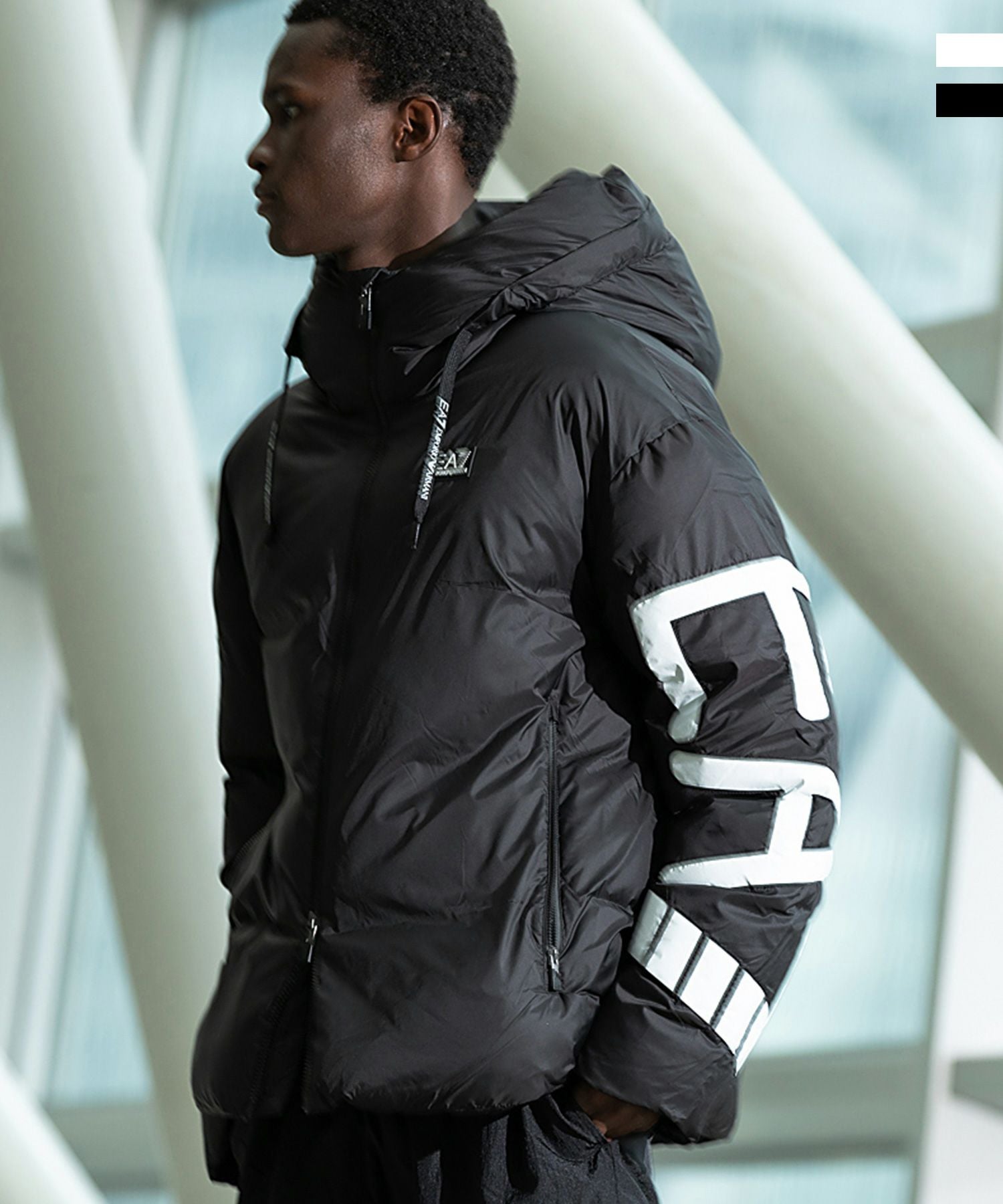 【クラフターさん専用】アルマーニ　EA7 フード付きホワイトダウンジャケット EA7 EMPORIO ARMANI エアセッテ エンポリオアルマーニ ダウン