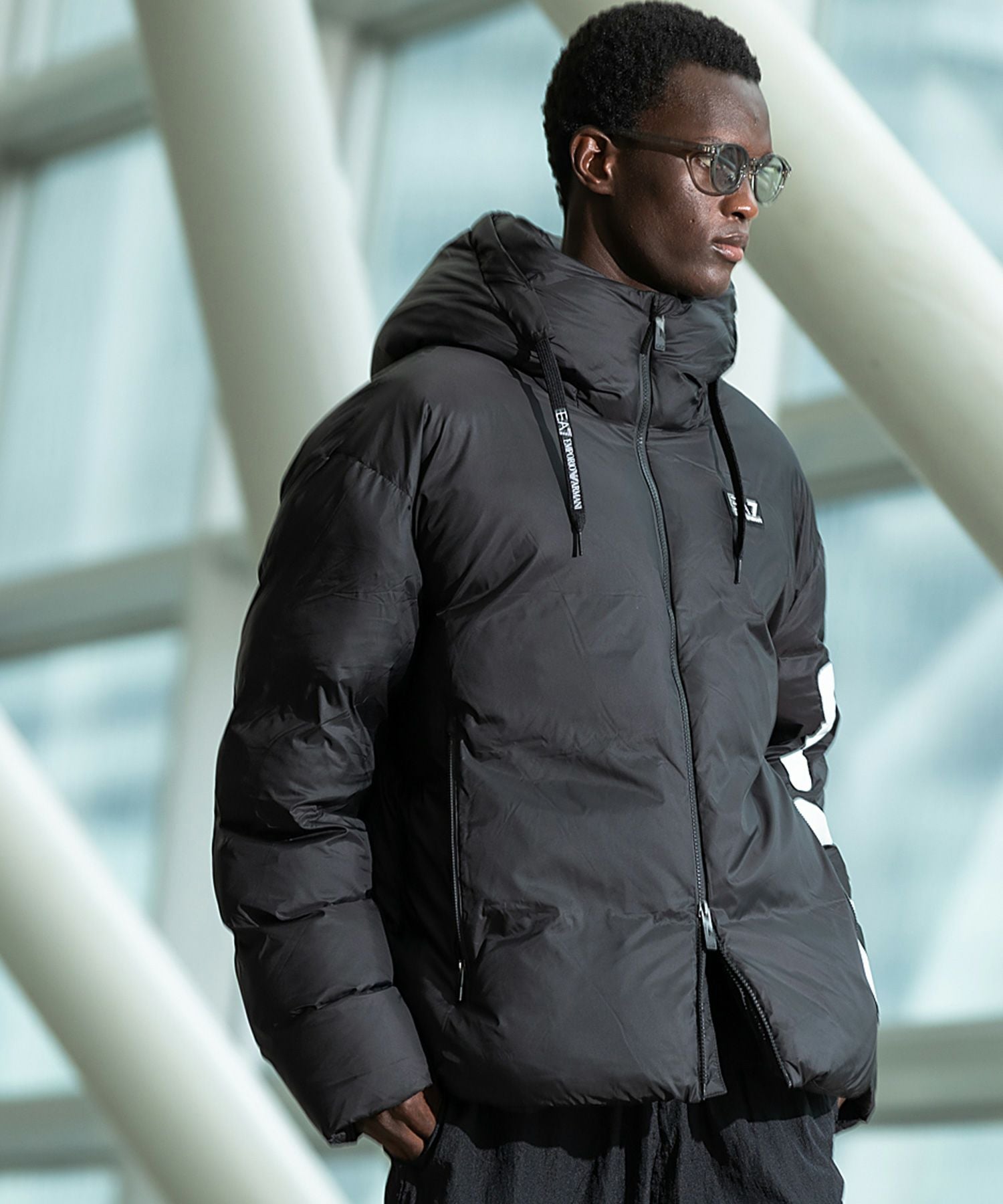 EA7 パデッドジャケット Lサイズ テクニカルファブリック フード付き EMPORIO ARMANI EA7 パデッドジャケット Lサイズ テクニカルファブリック フード付き