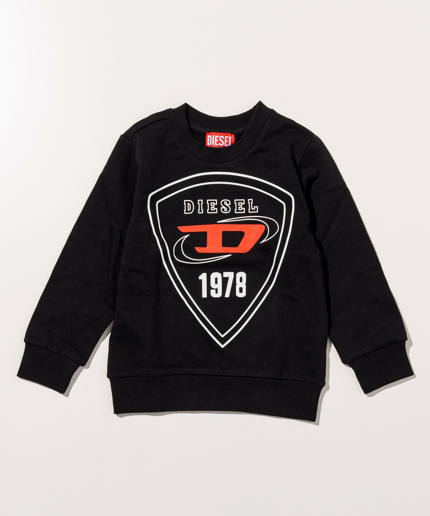 洗練されたデザイン　DIESEL BABY　ロゴスウェット　ブラック　18M DIESEL(ディーゼル)Kids & Junior ブランドロゴスウェットプルオーバー