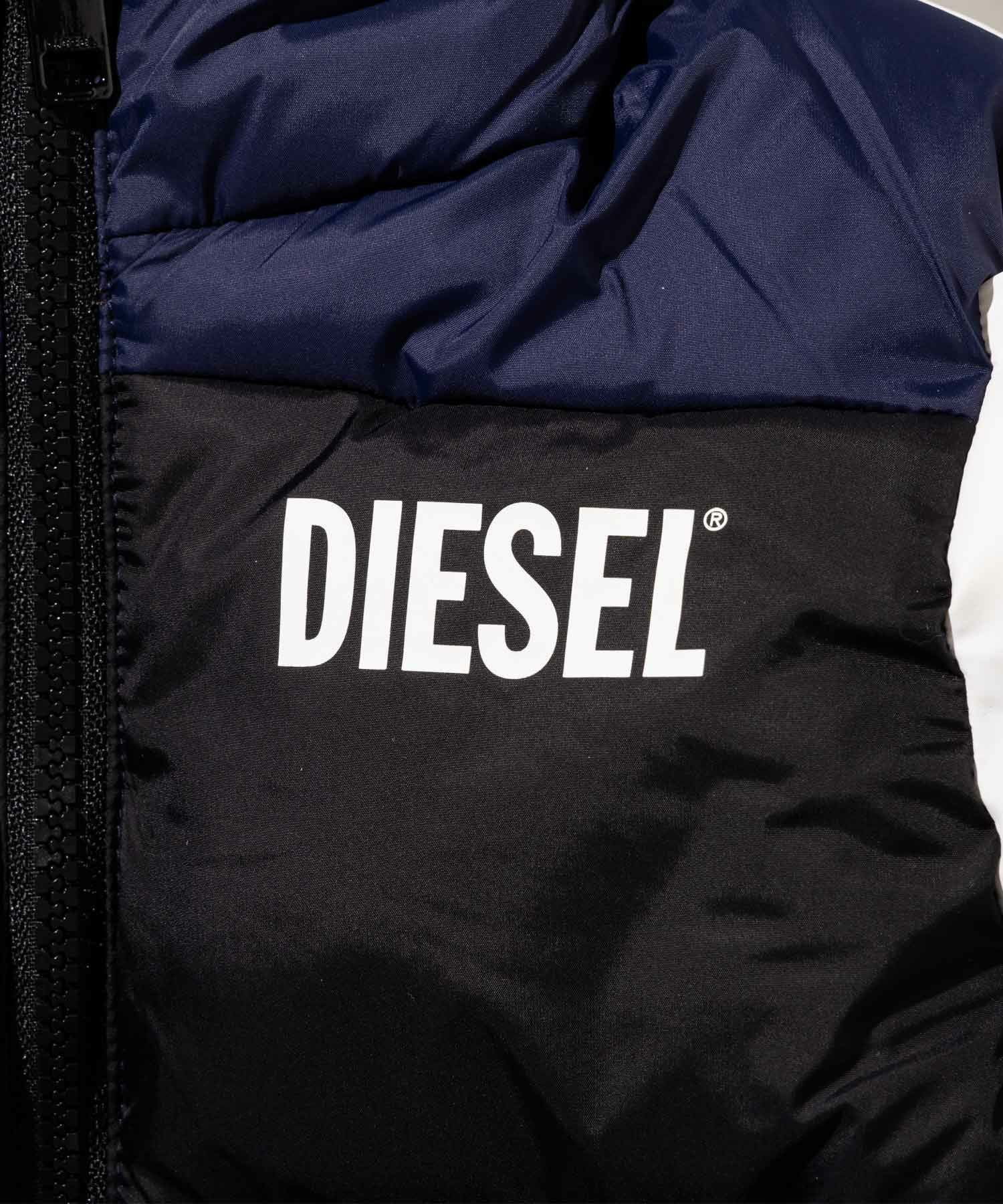 【DIESEL】オリジナルロゴ ブランケット（赤白）、専用巾着付き KID BLANKET