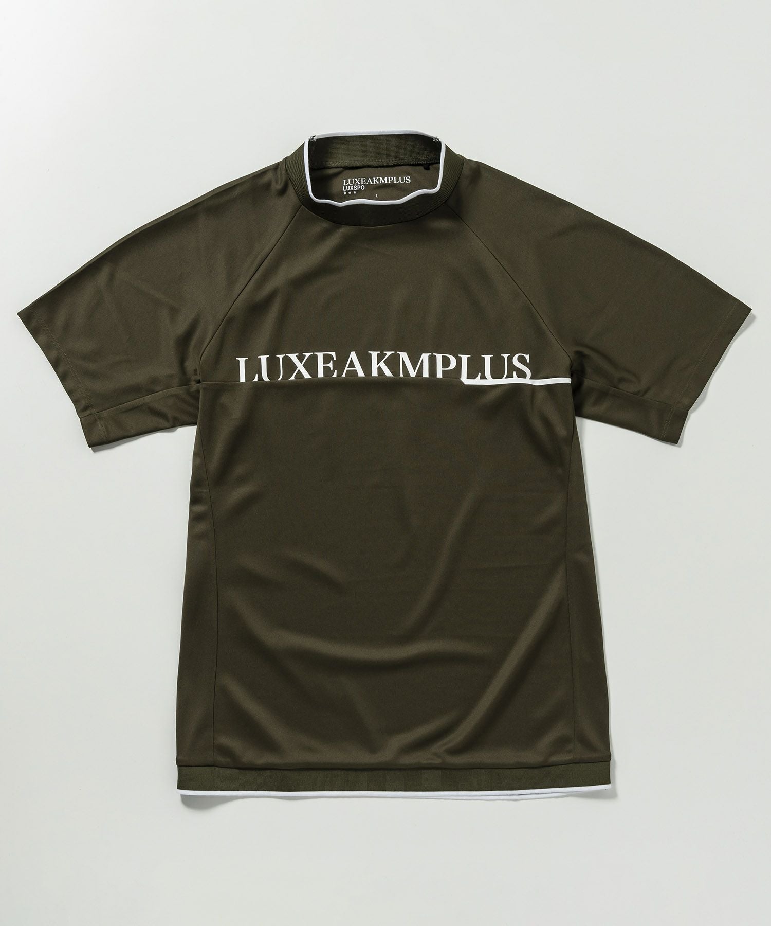 LUXEAKMPLUS(リュクスエイケイエムプラス)ゴルフ バックロゴ半袖モック