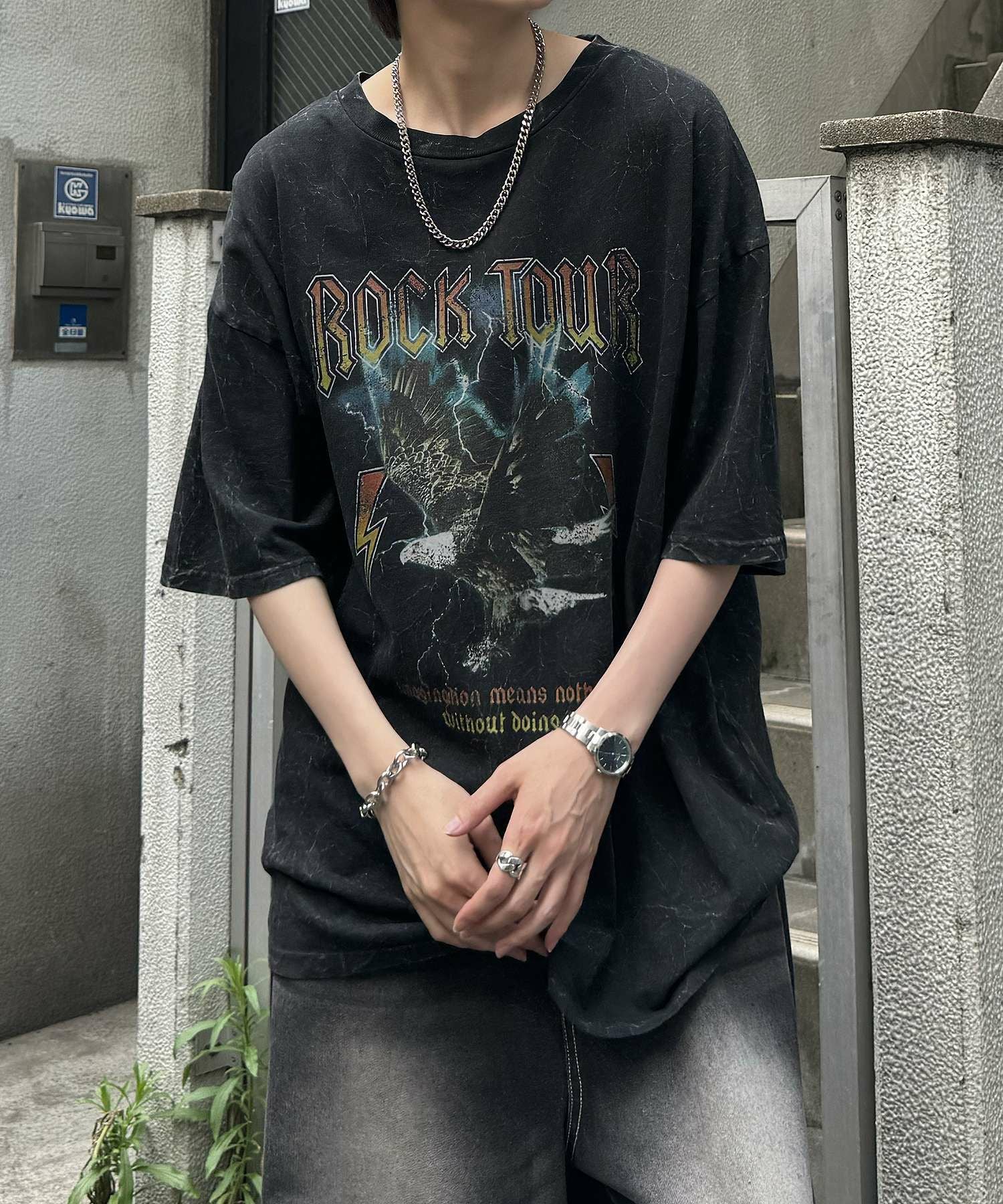 Confirm（コンファーム）ヴィンテージライク ロックプリント レトロ