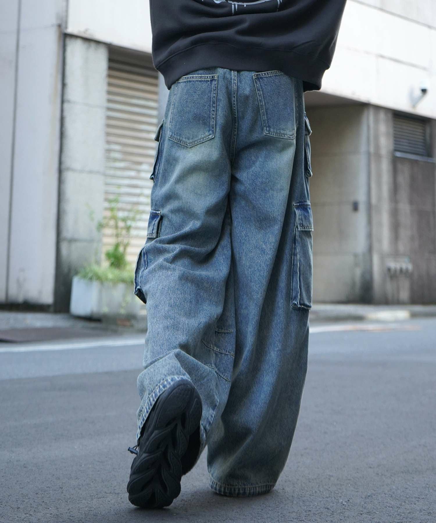 ILL'S（イルズ）ヴィンテージメイク レトロライク Y2Kグランジ