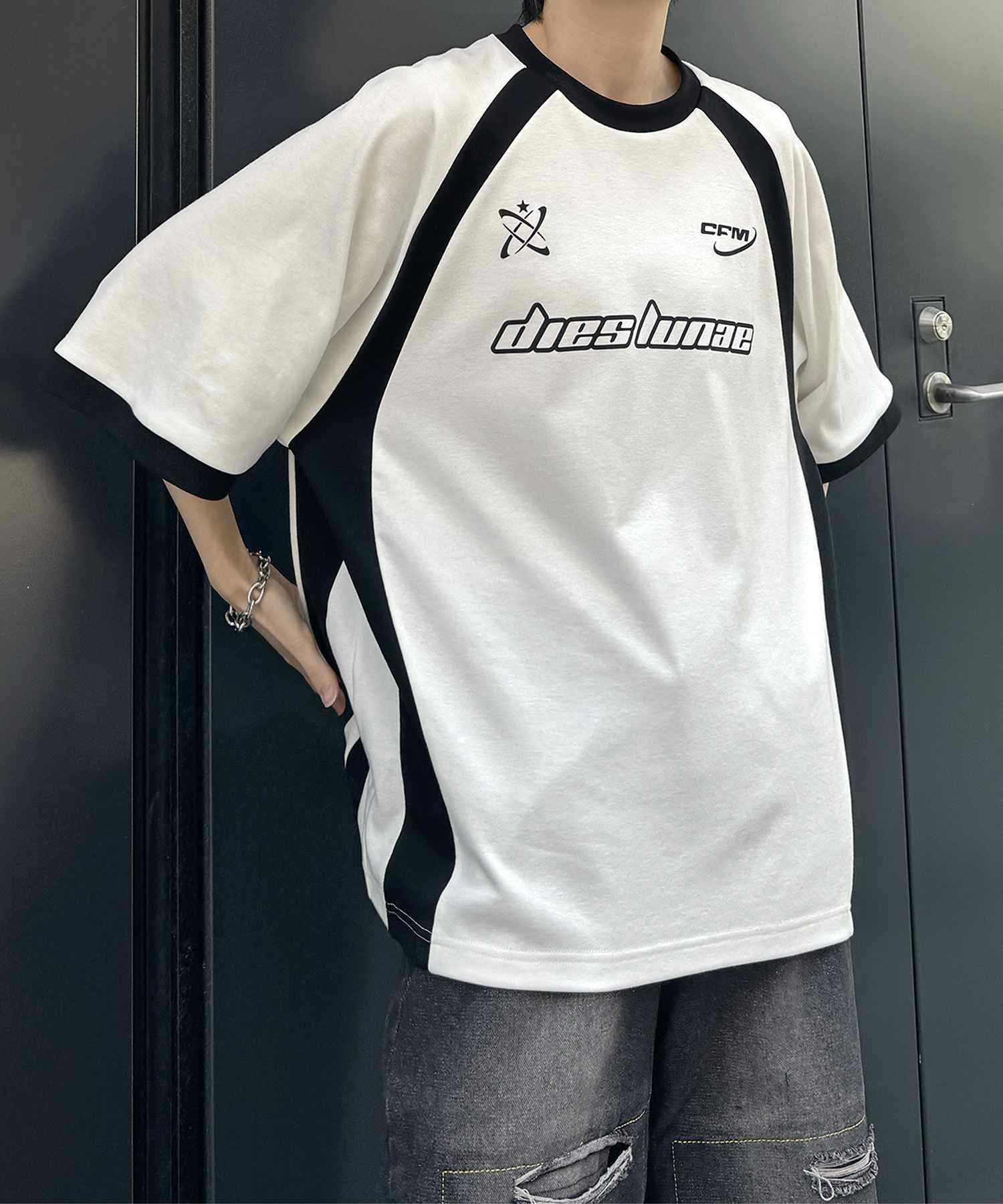 Confirm（コンファーム）Y2K パイピングライン ロゴプリント ビッグ