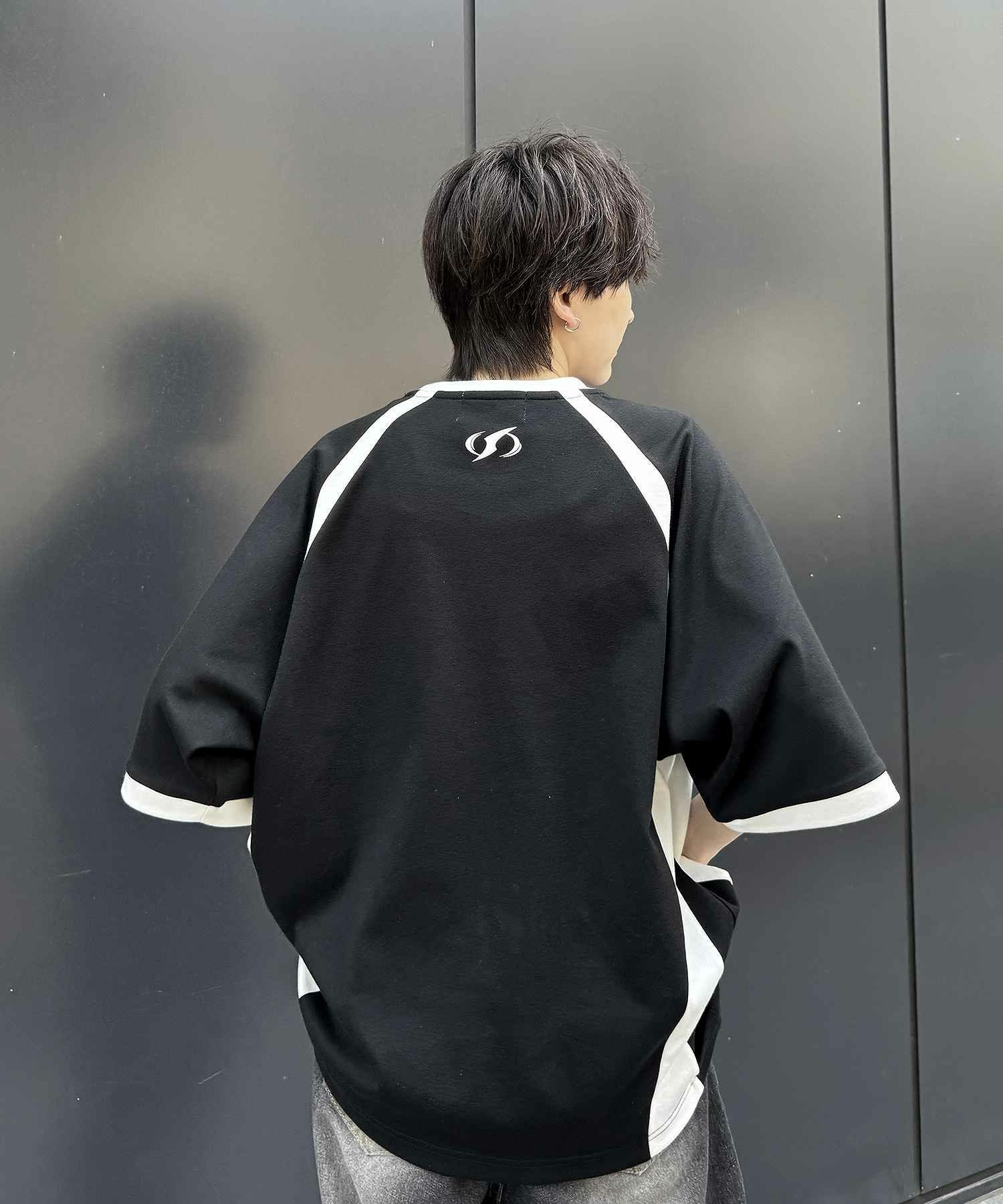 Confirm（コンファーム）Y2K パイピングライン ロゴプリント ビッグ