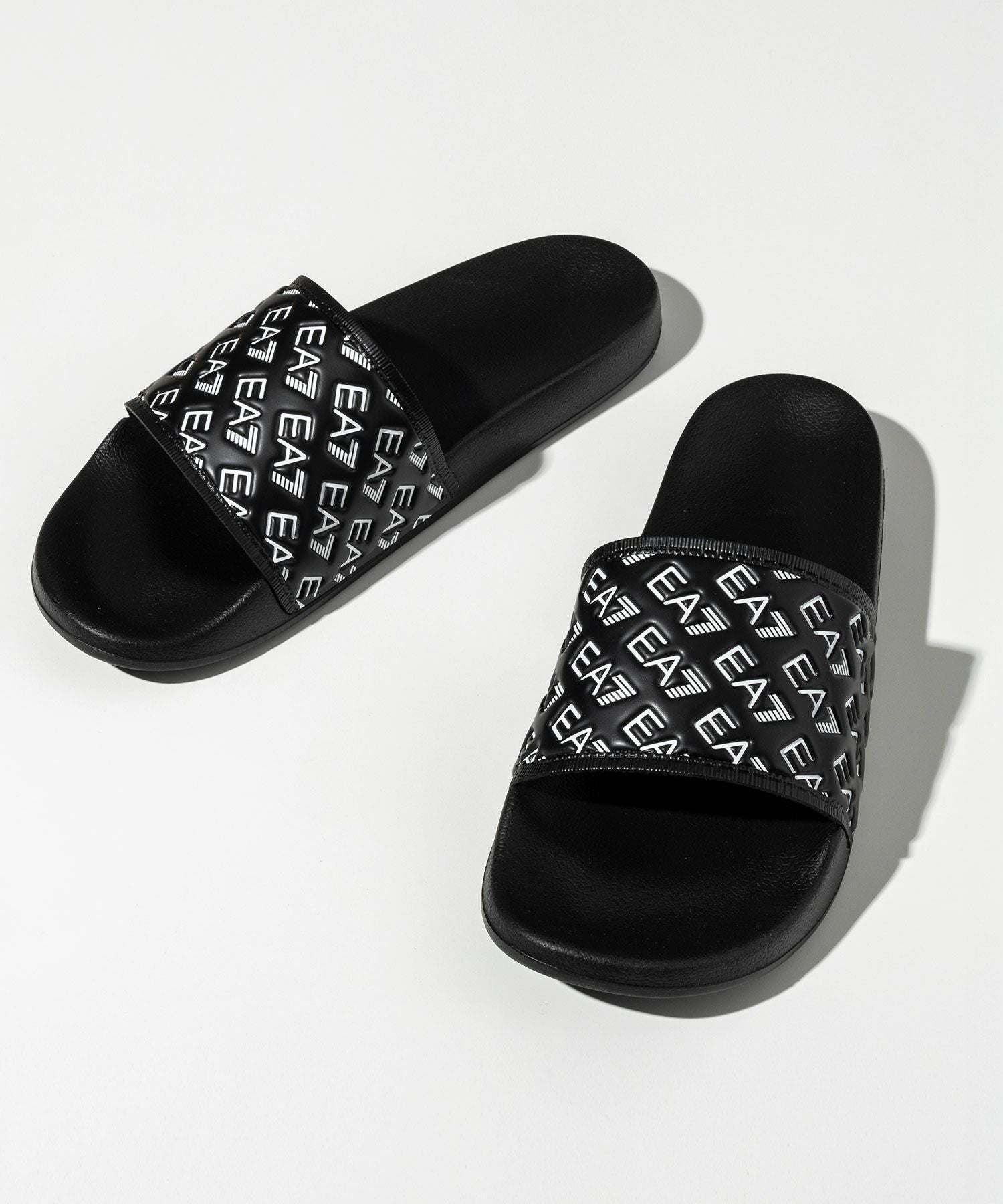 EMPORIO ARMANI EA7(イーエーセブン)エンボスロゴシャワーサンダル