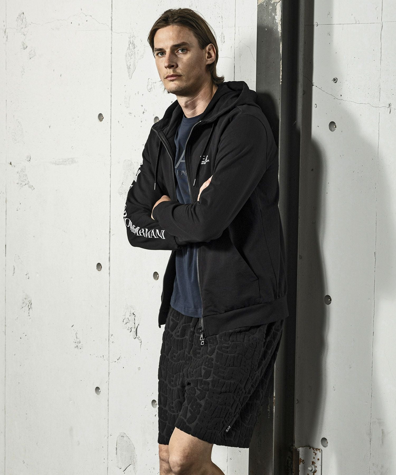 EA7 ブラック フード付きパーカー　sサイズ EA7 EMPORIO ARMANI エアセッテ エンポリオアルマーニ パーカー