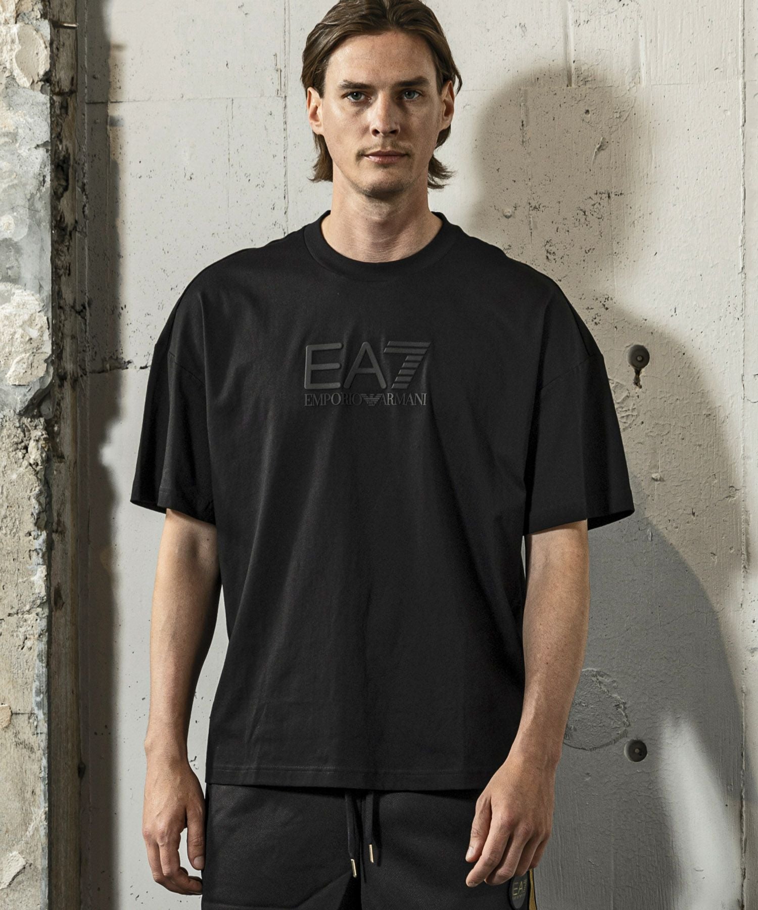 EMPORIO ARMANI EA7(イーエーセブン)エンボスロゴ半袖Tシャツ