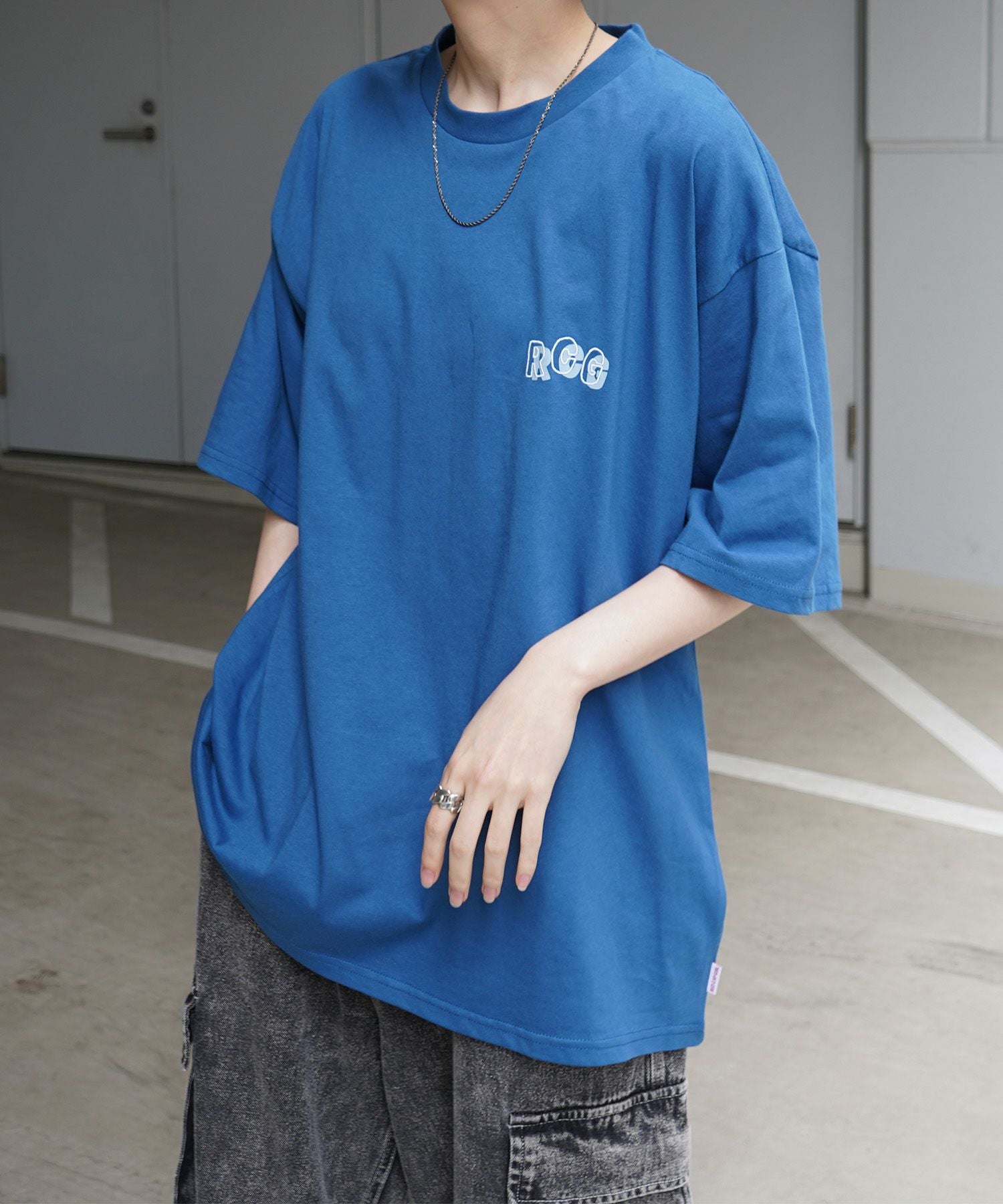 ILL'S（イルズ）【RED CAP GIRL】バックプリント ビッグシルエット半袖