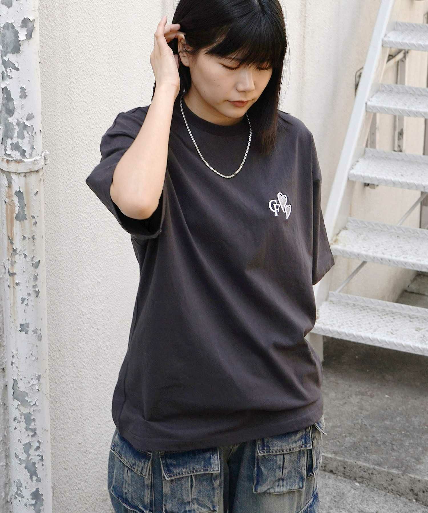 Confirm（コンファーム）ハートワンポイント刺繍 半袖Tシャツ メンズ