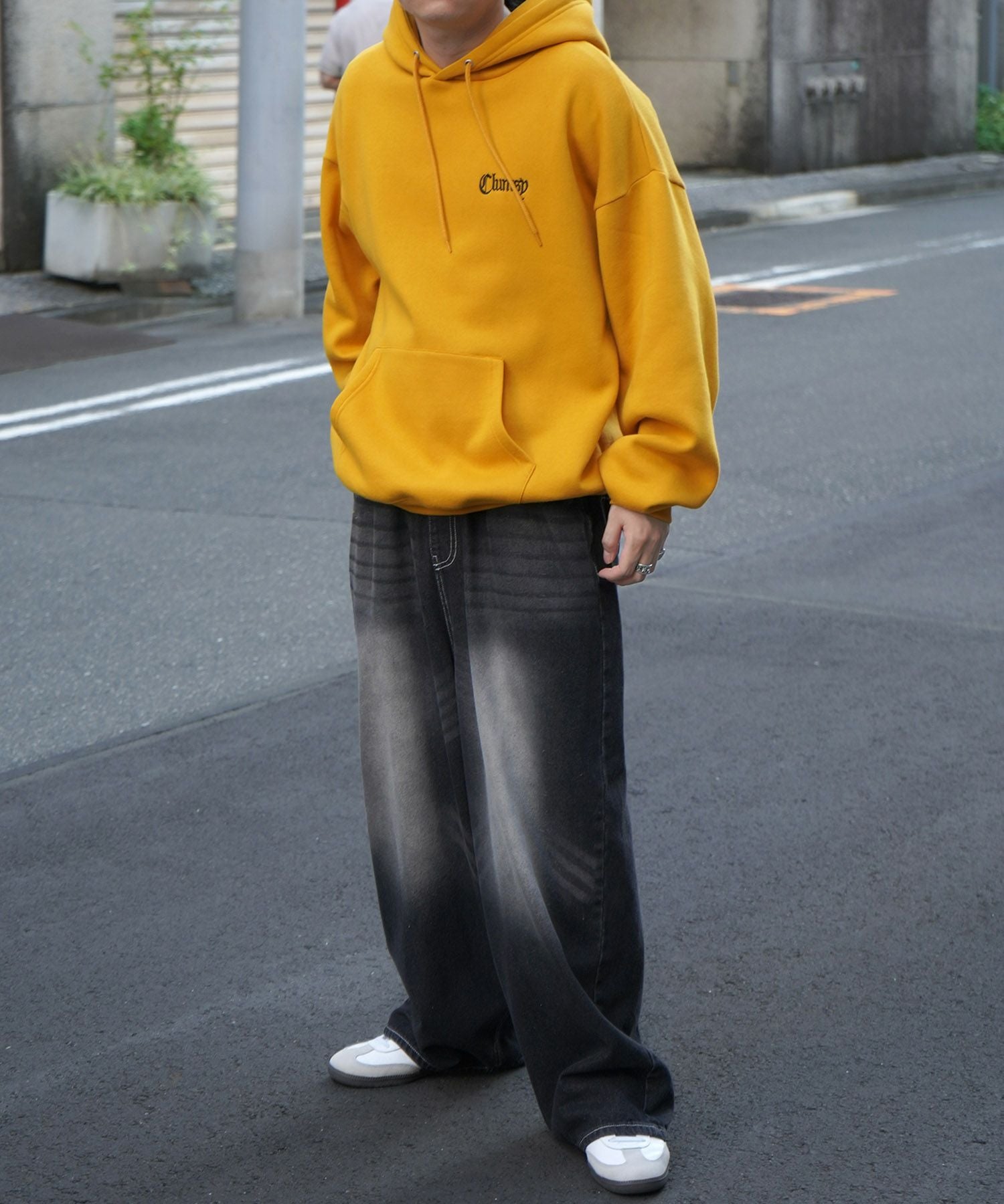 ILL'S（イルズ）ビッグシルエット フェード8ボール バックプリント