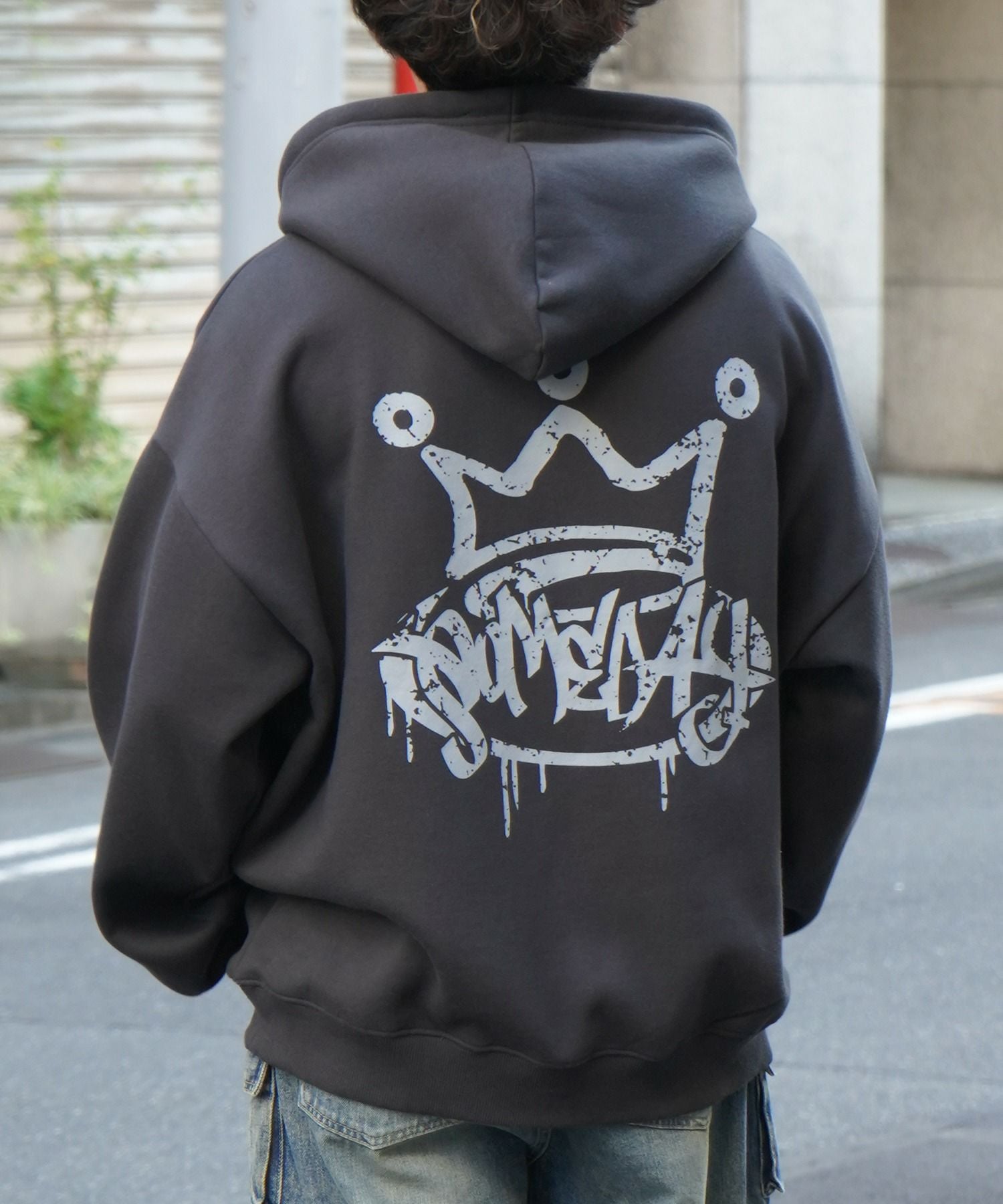 ILL'S(イルズ)ビッグシルエット クラウン バックプリントパーカー ILL'S(イルズ)ビッグシルエット クラウン バックプリントパーカー