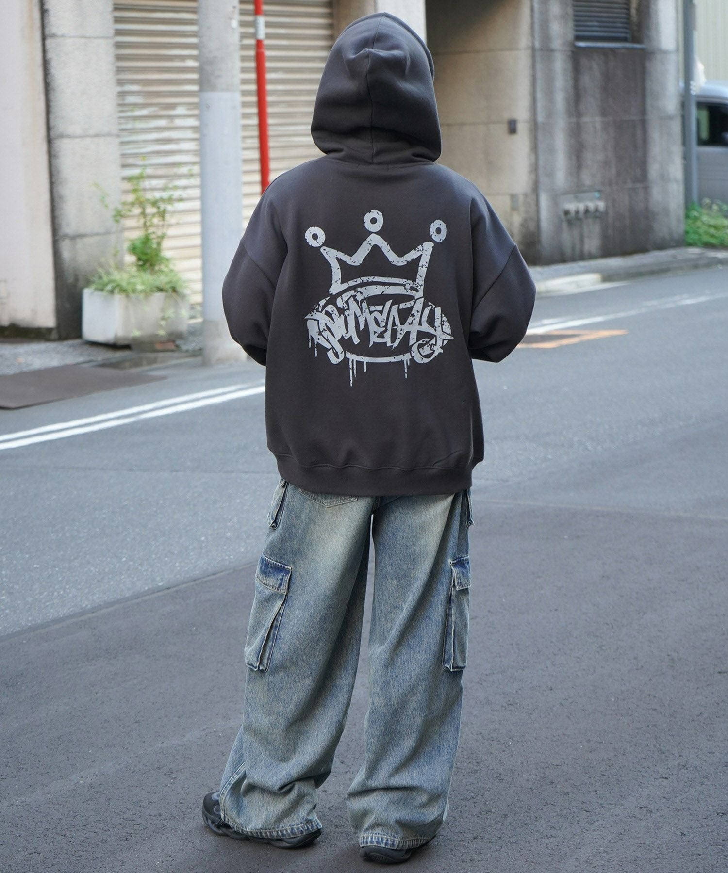ILL'S(イルズ)ビッグシルエット クラウン バックプリントパーカー ILL'S(イルズ)ビッグシルエット クラウン バックプリントパーカー