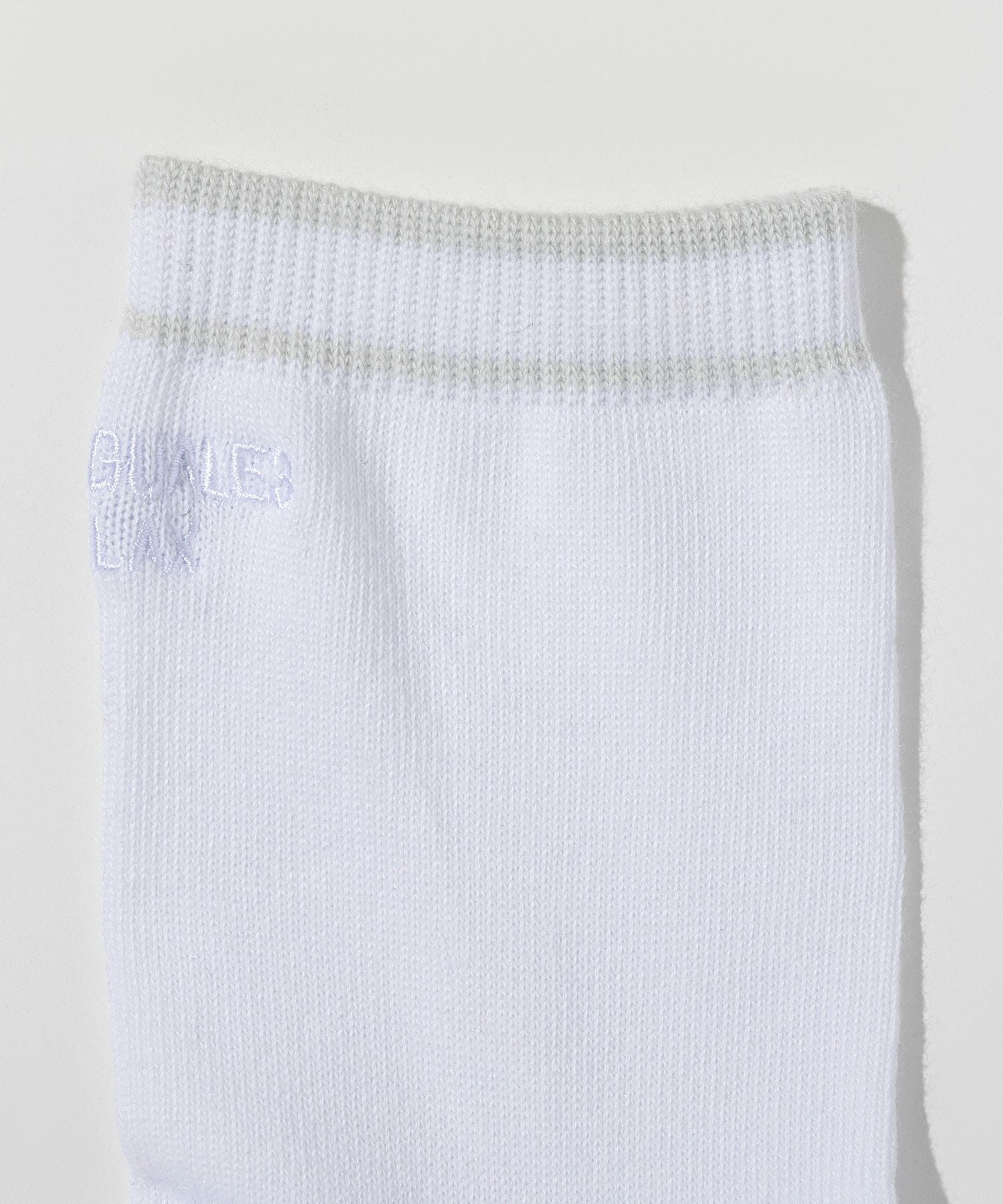 1PIU1UGUALE3 RELAX(ウノピゥウノウグァーレトレ リラックス)ロゴ刺繍