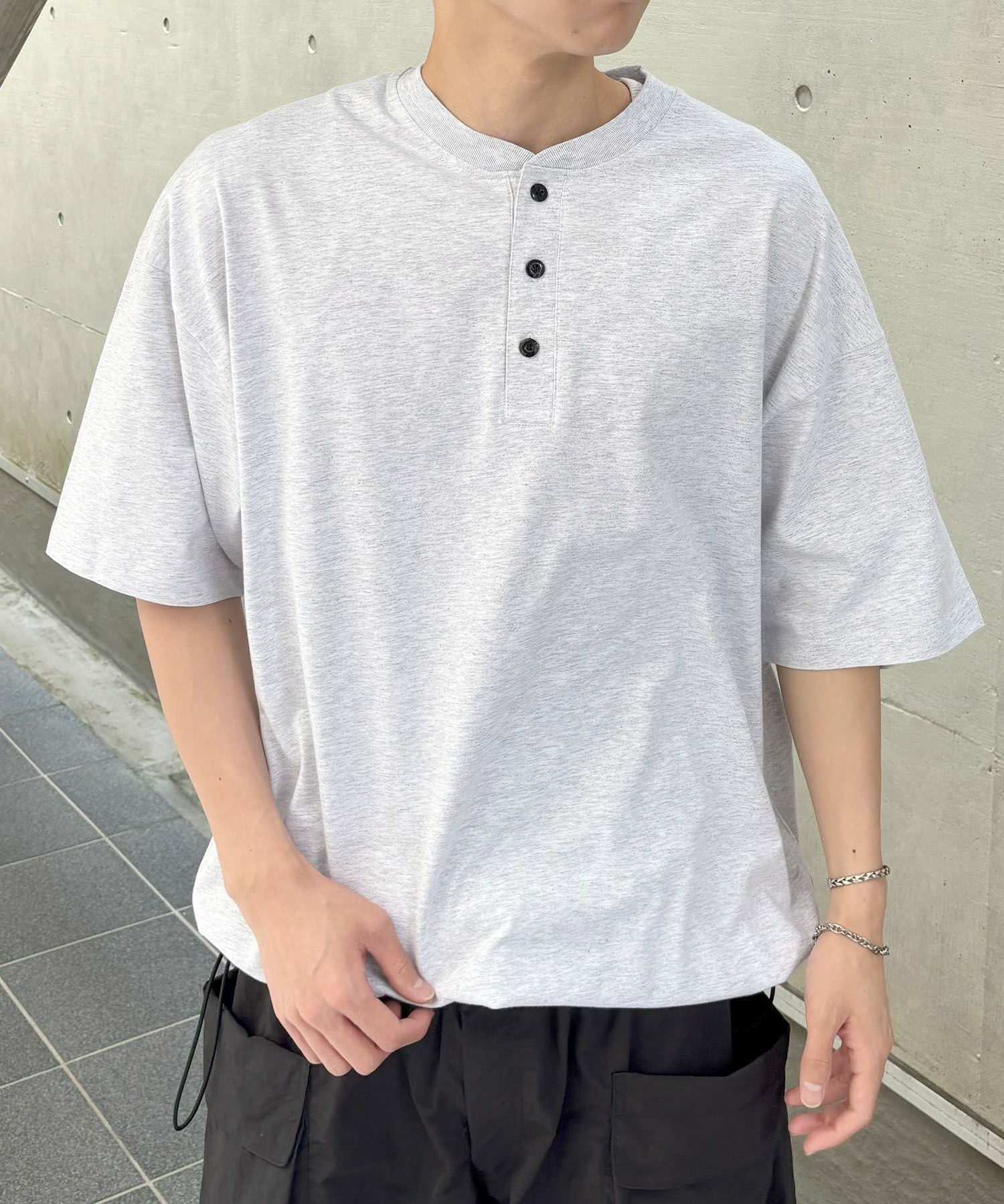 Confirm（コンファーム）ヘンリーネック ドローコード Tシャツ