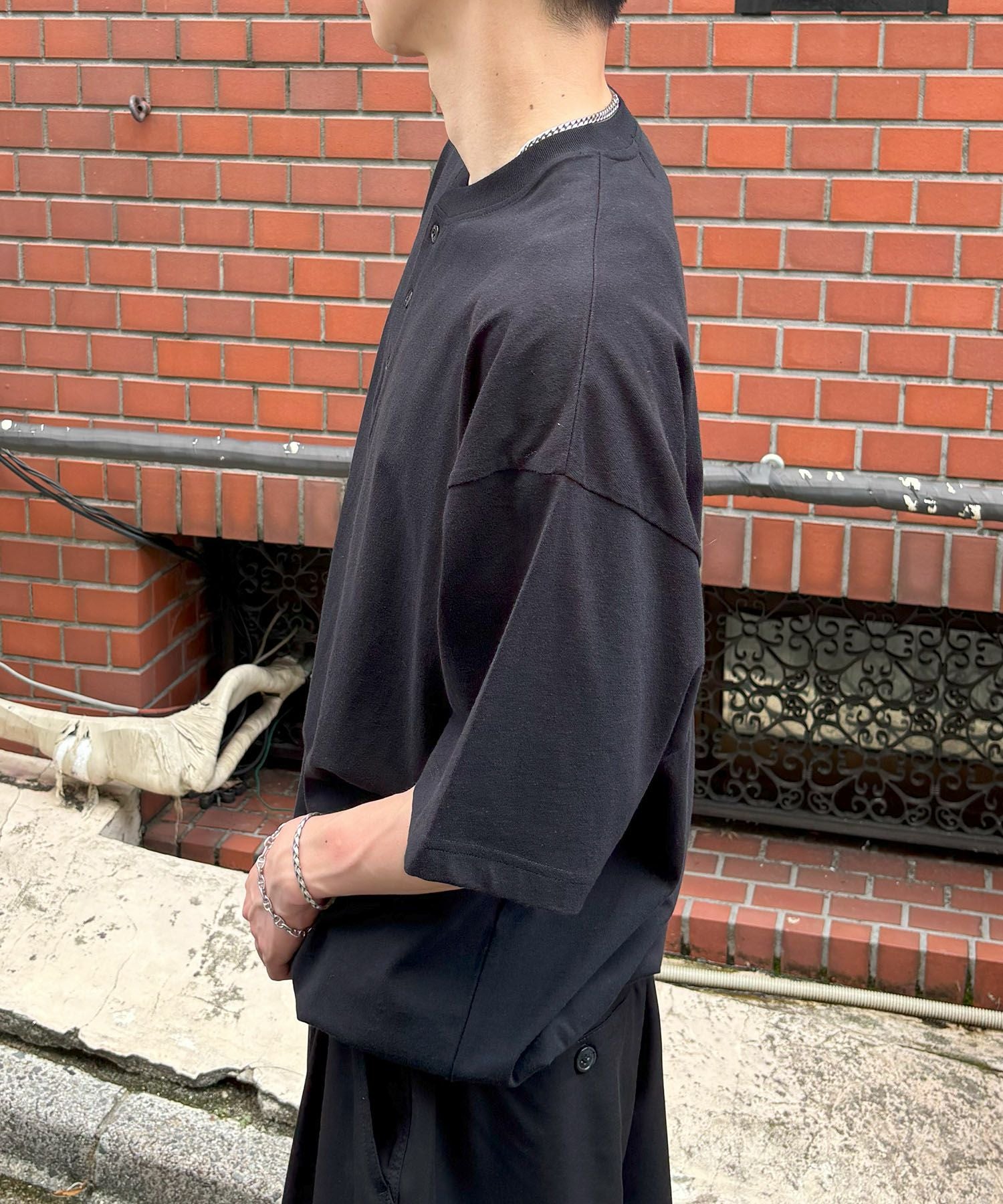 Confirm（コンファーム）ヘンリーネック ドローコード Tシャツ