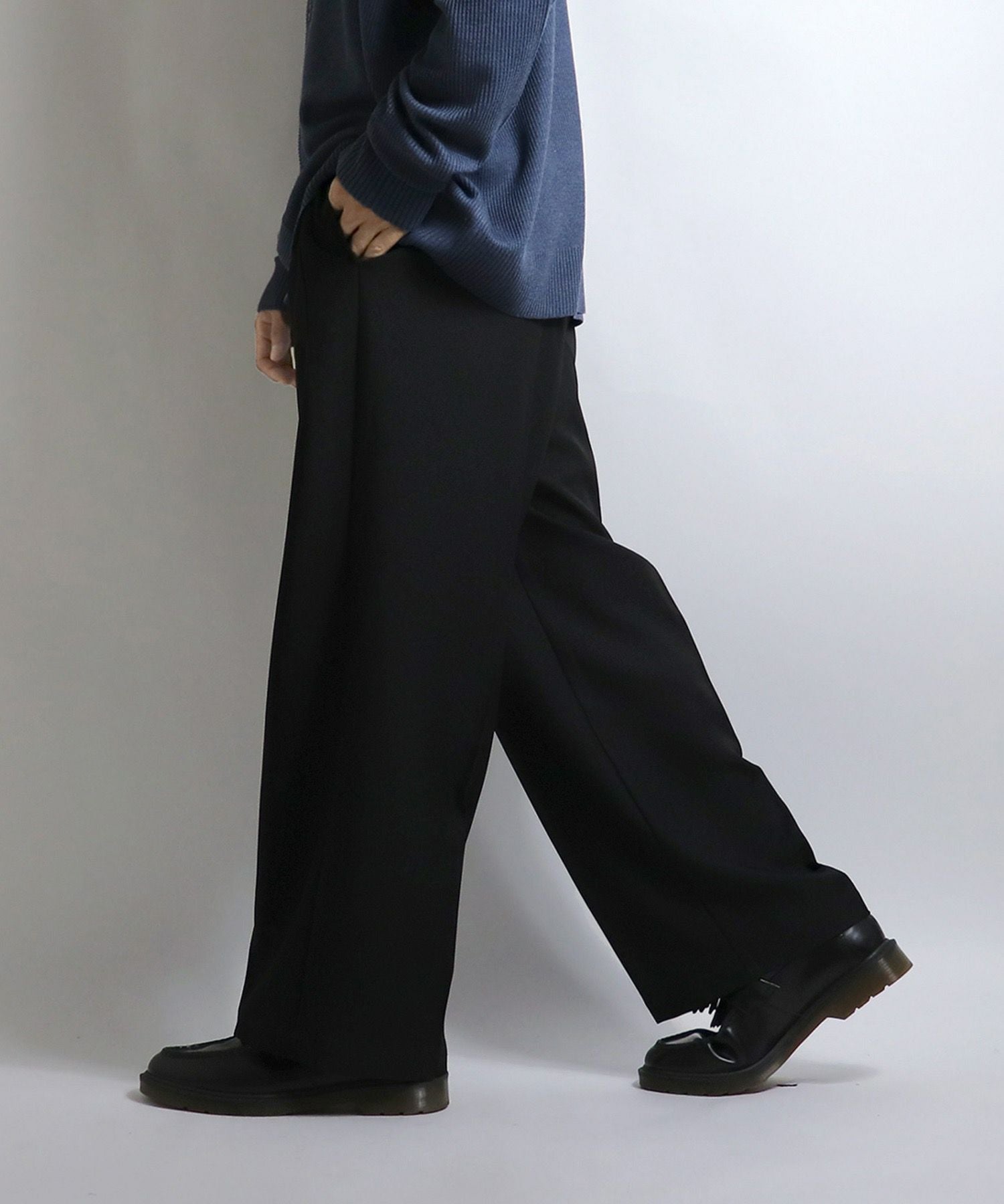 Confirm(コンファーム) センタープレス タックワイドストレートパンツ