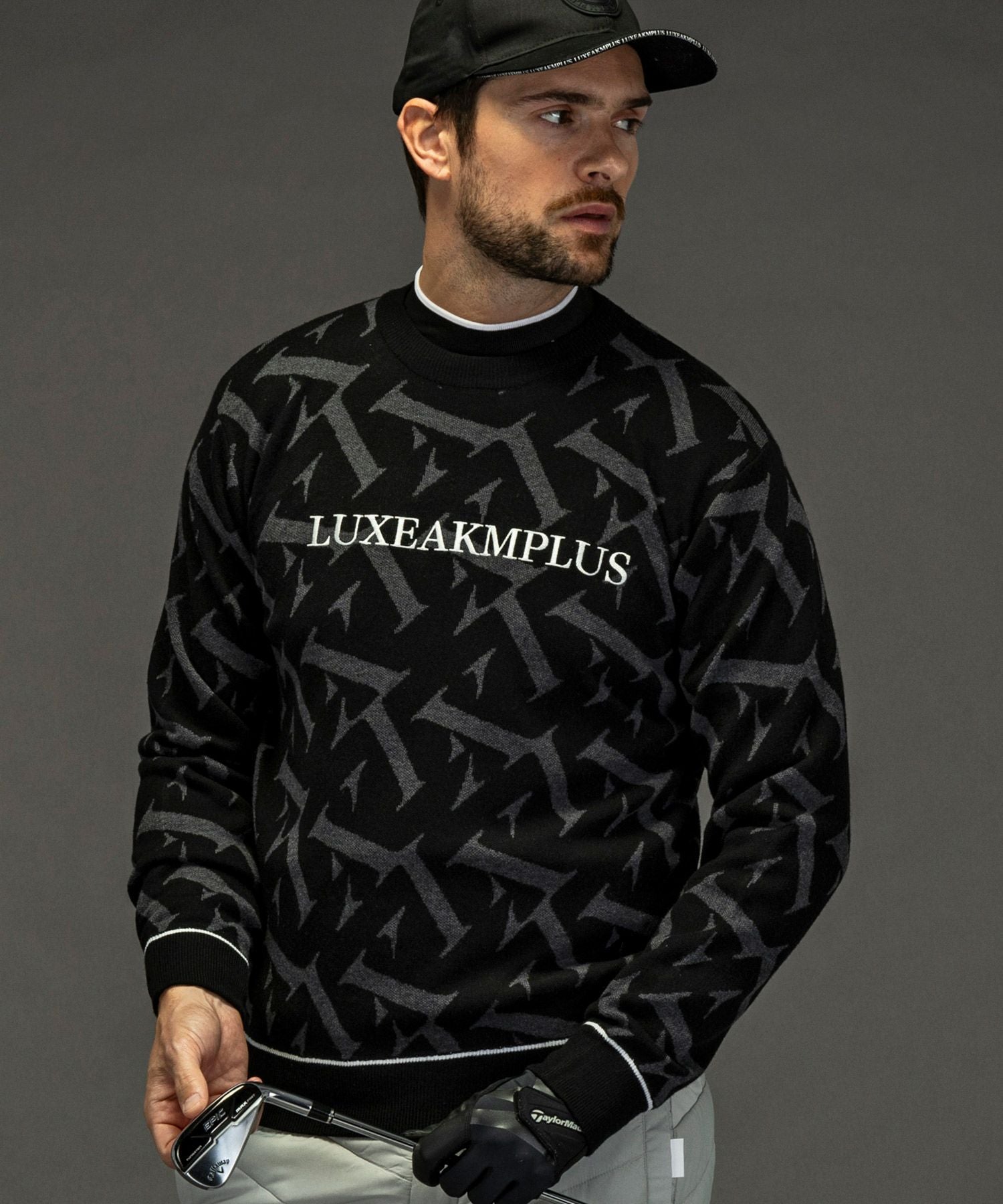 新品【LUXEAKMPLUS】リュクスエイケイエムプラスゴルフ 総柄ニット　XL LUXEAKMPLUS(リュクスエイケイエムプラス)ゴルフ 総柄長袖ニット