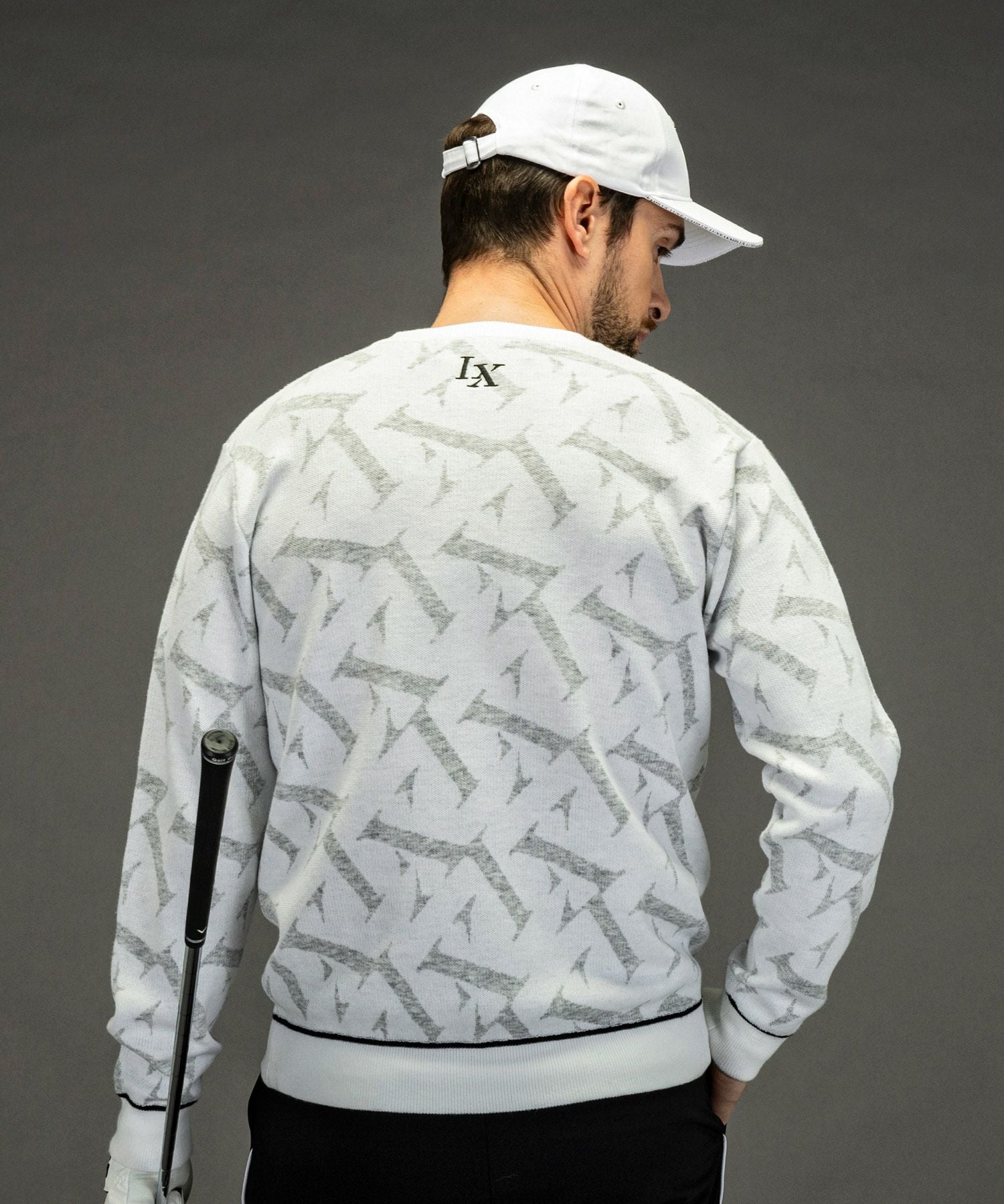 【新品】LUXEAKMPLUS 総柄長袖ニット 白　L LUXEAKMPLUS(リュクスエイケイエムプラス)ゴルフ 総柄長袖ニット