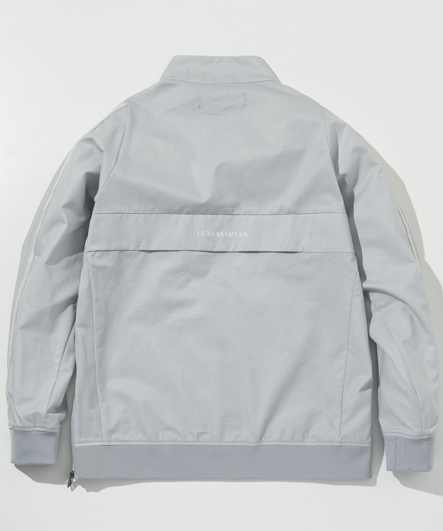 【新品】LUXEAKMPLUS 総柄ブリーザフルジップブルゾン　グレー L LUXEAKMPLUS(リュクスエイケイエムプラス)ゴルフ ラインハーフジップ