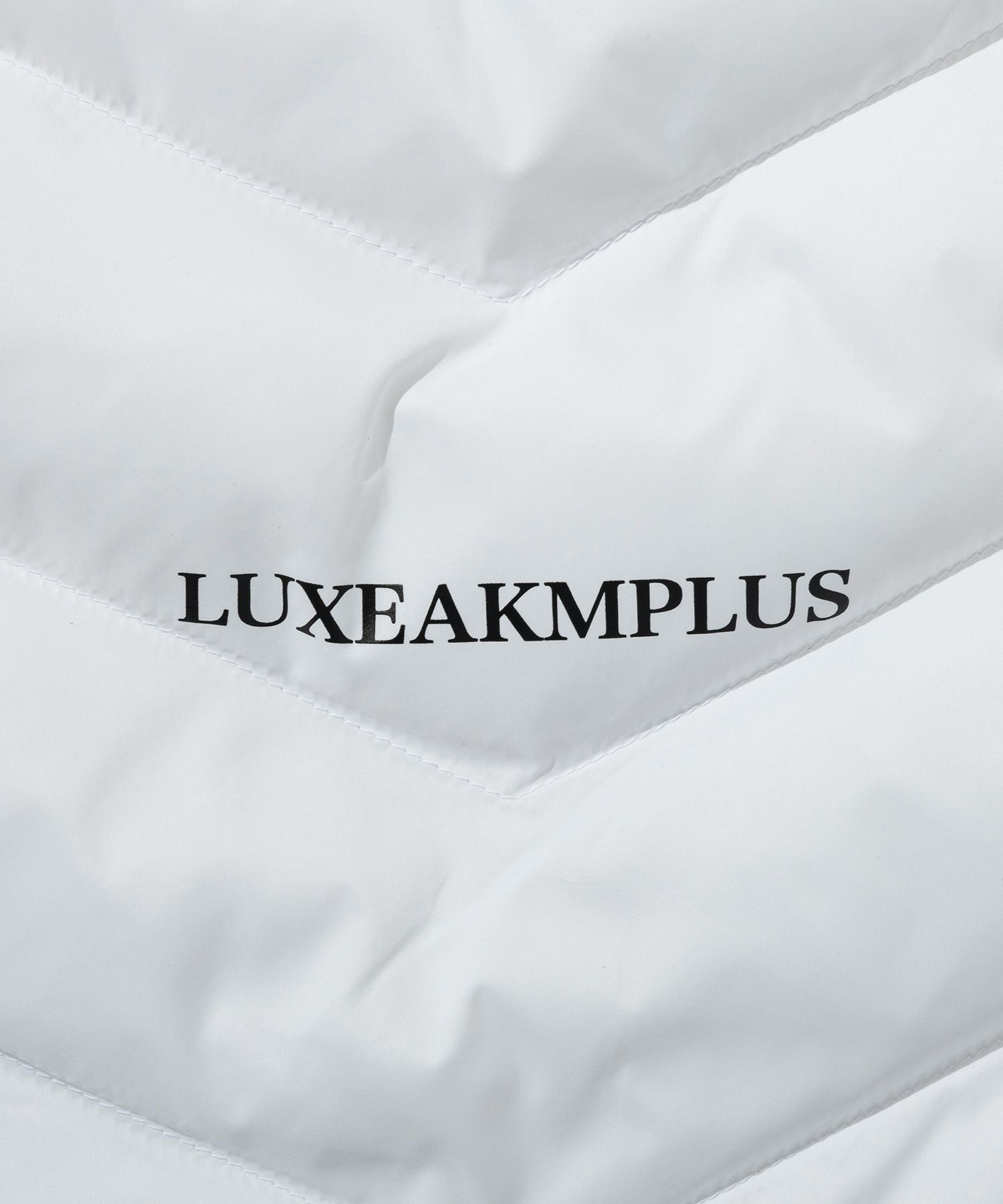 LUXEAKMPLUS(リュクスエイケイエムプラス)ゴルフ ムーブライトパデッド