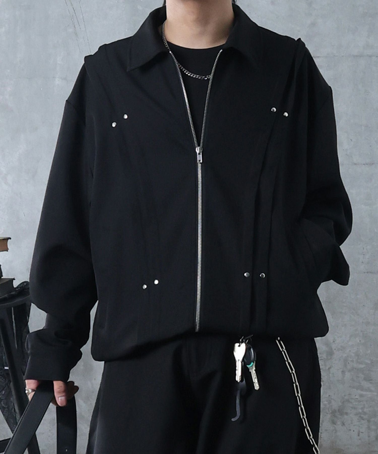 Confirm(コンファーム)プリーツ リベット ショート ZIPブルゾン
