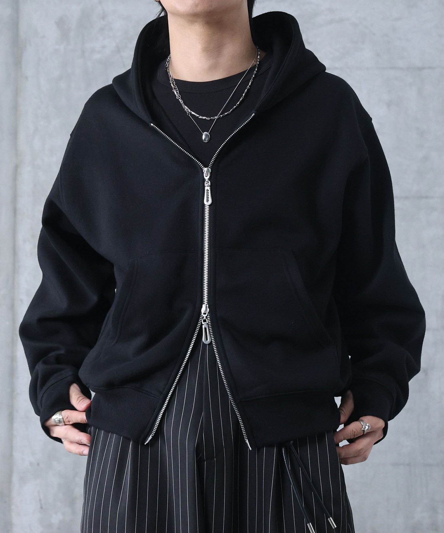 Confirm(コンファーム)サムホール フルジップフーディ メンズ