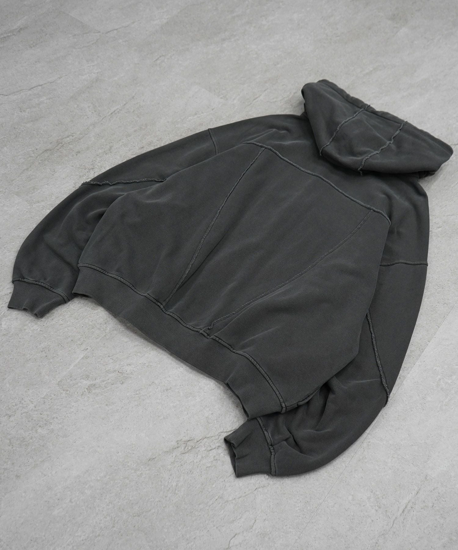 ILL'S(イルズ)裏毛 カットオフ切り替え ZIPパーカー | SHIFFON公式通販