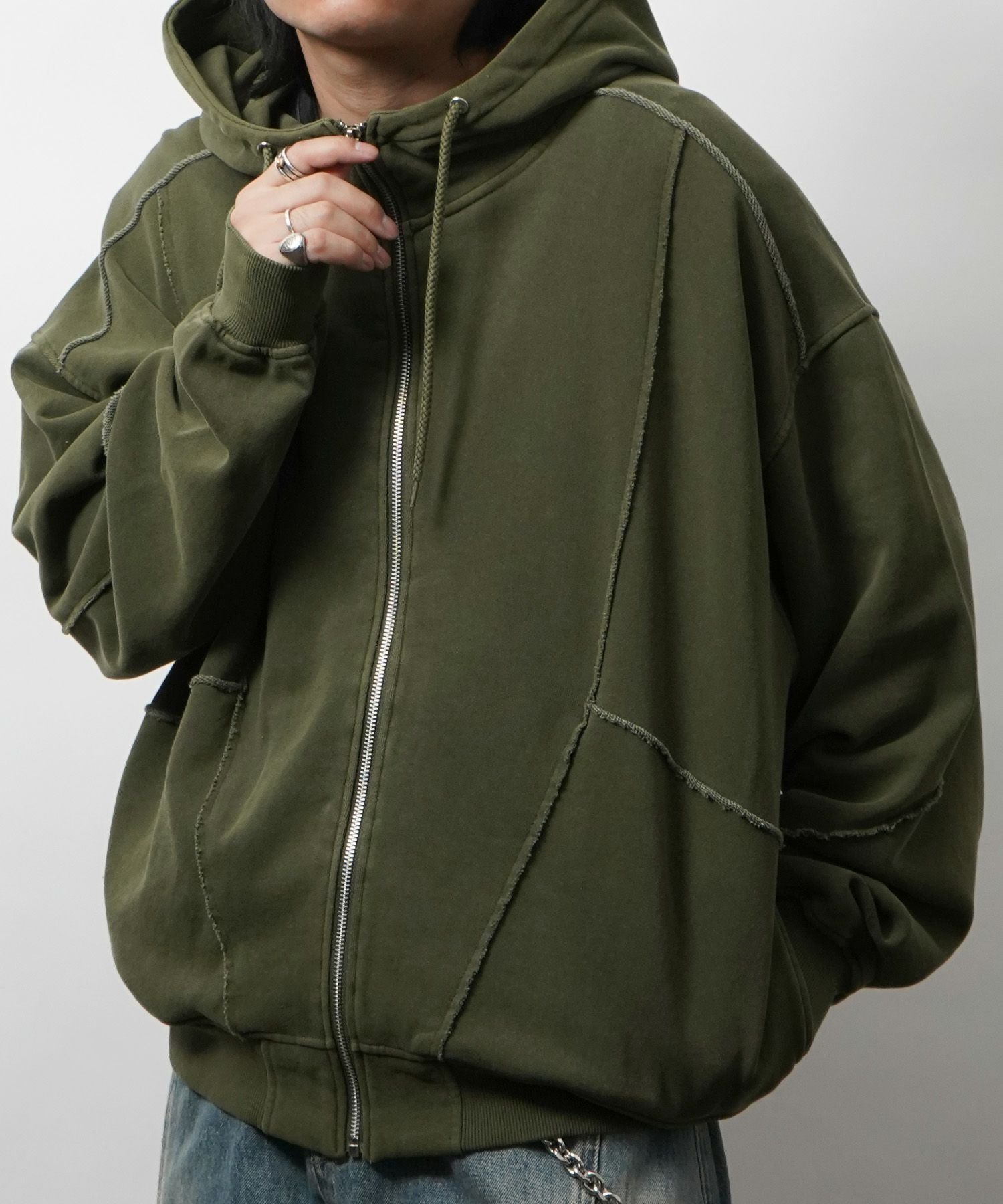ILL'S(イルズ)裏毛 カットオフ切り替え ZIPパーカー | SHIFFON公式通販