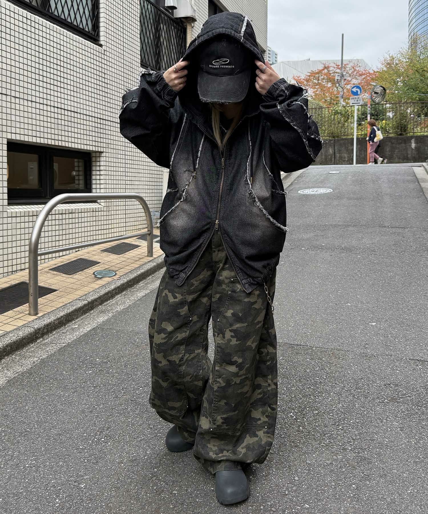 ILL'S(イルズ)カモ総柄 ダブルニー スタッズ カーブパンツ | SHIFFON