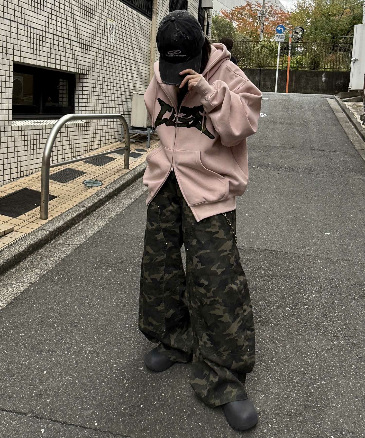ILL'S(イルズ)カモ総柄 ダブルニー スタッズ カーブパンツ | SHIFFON