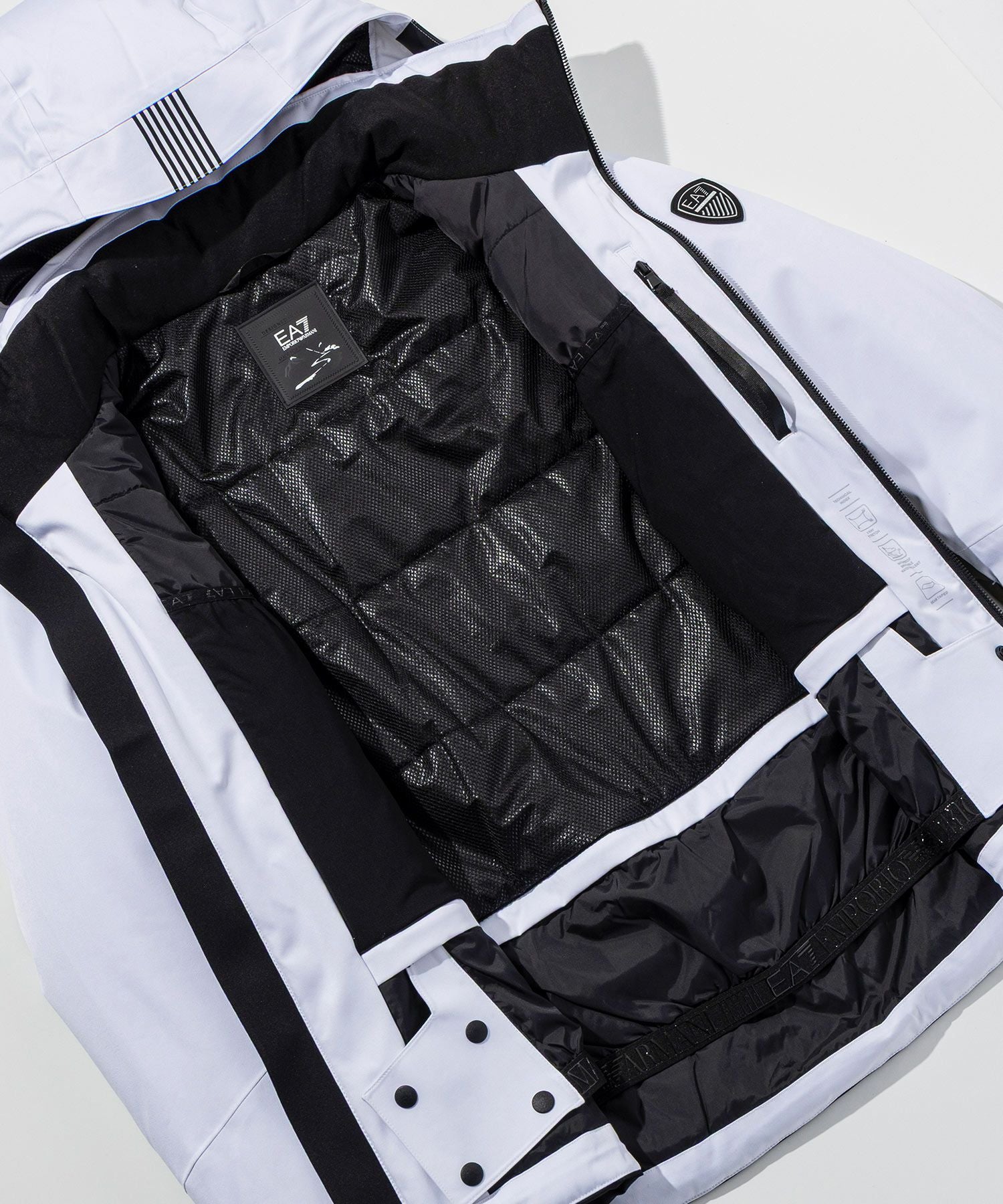 EMPORIO ARMANI EA7(イーエーセブン)テクニカル スキージャケット