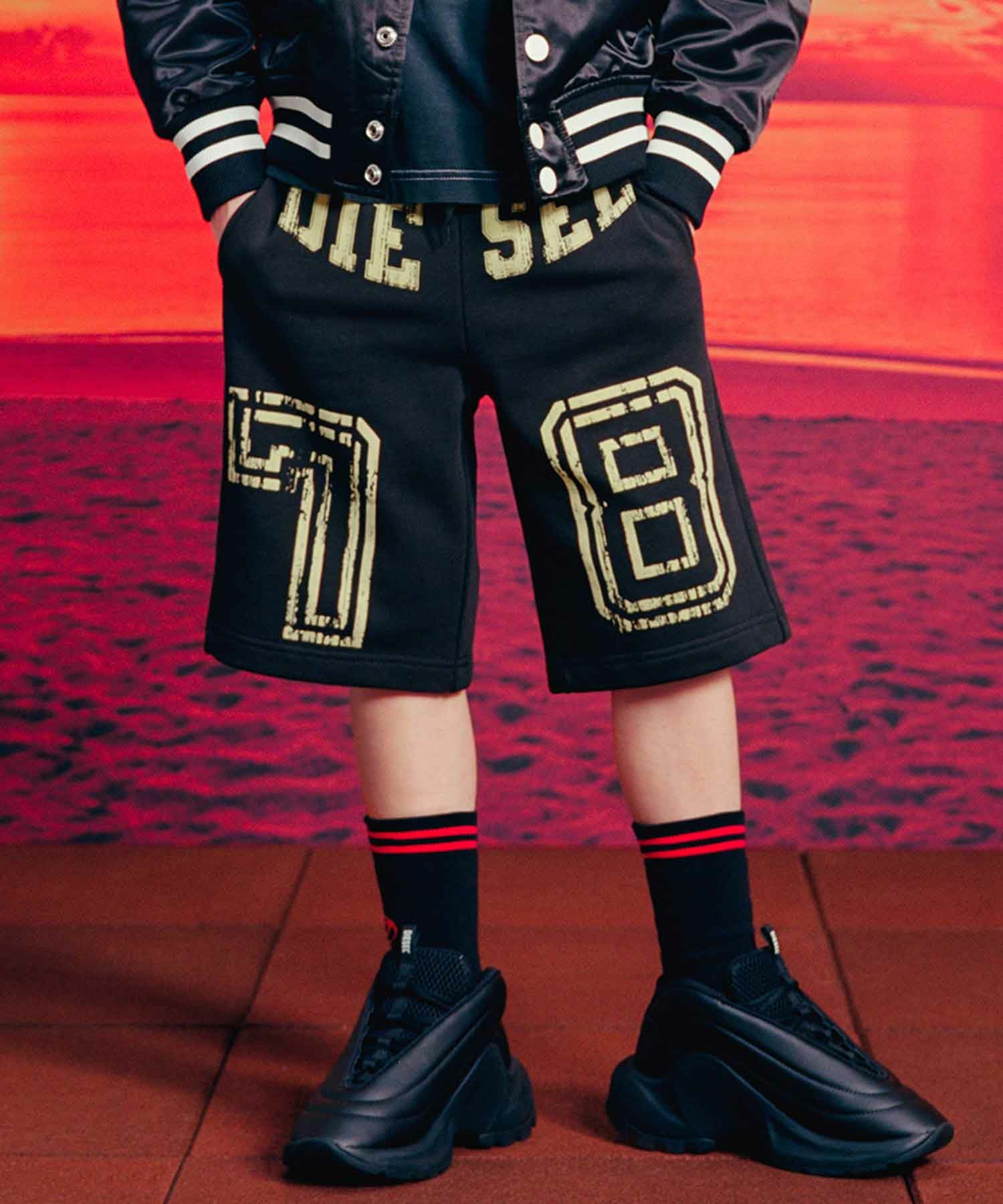 DIESEL(ディーゼル)Kids & Junior ブランドロゴショートパンツ