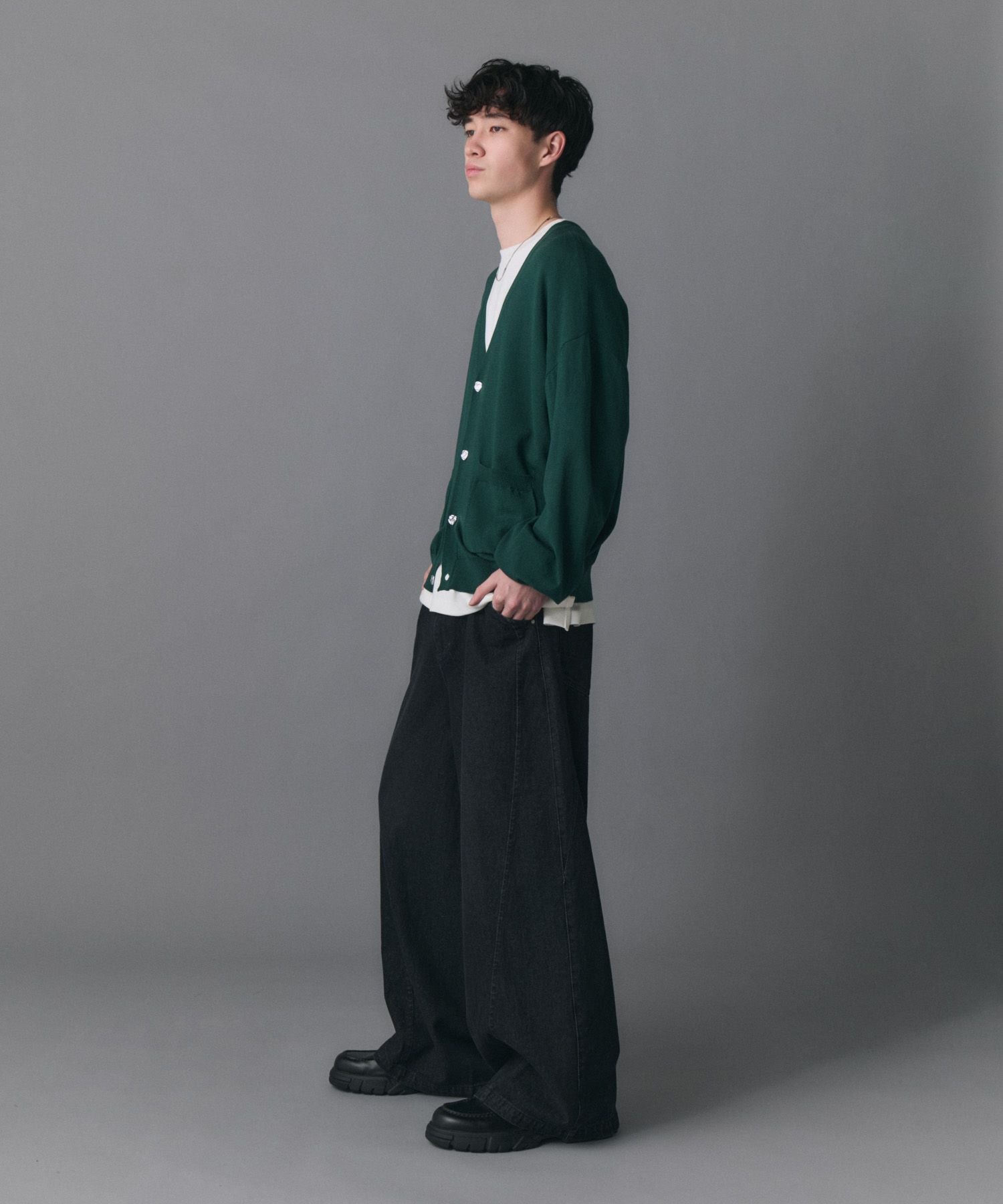 Confirm(コンファーム)Stone-like Button Cardigan / ストーンライク