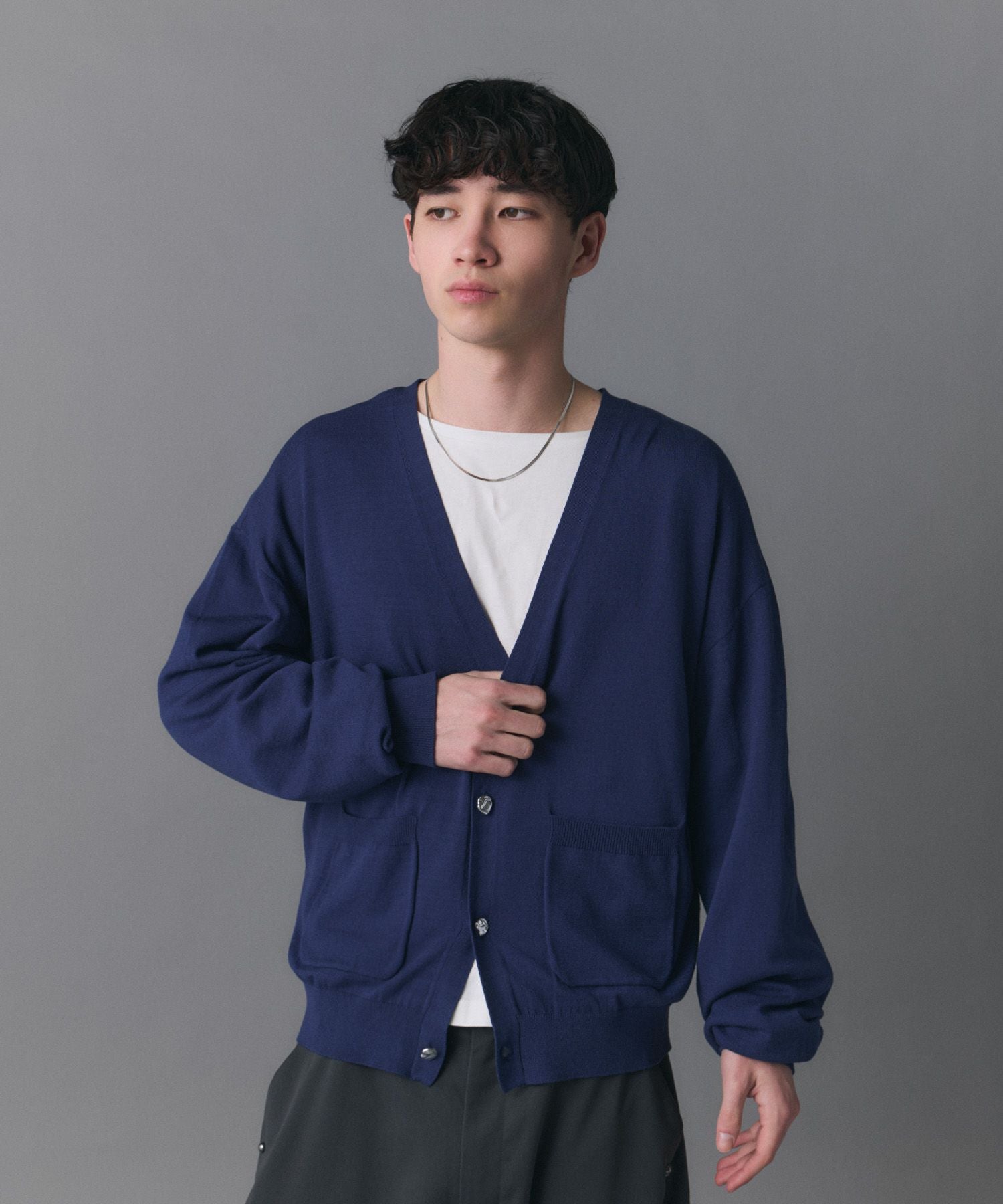 Confirm(コンファーム)Stone-like Button Cardigan / ストーンライク